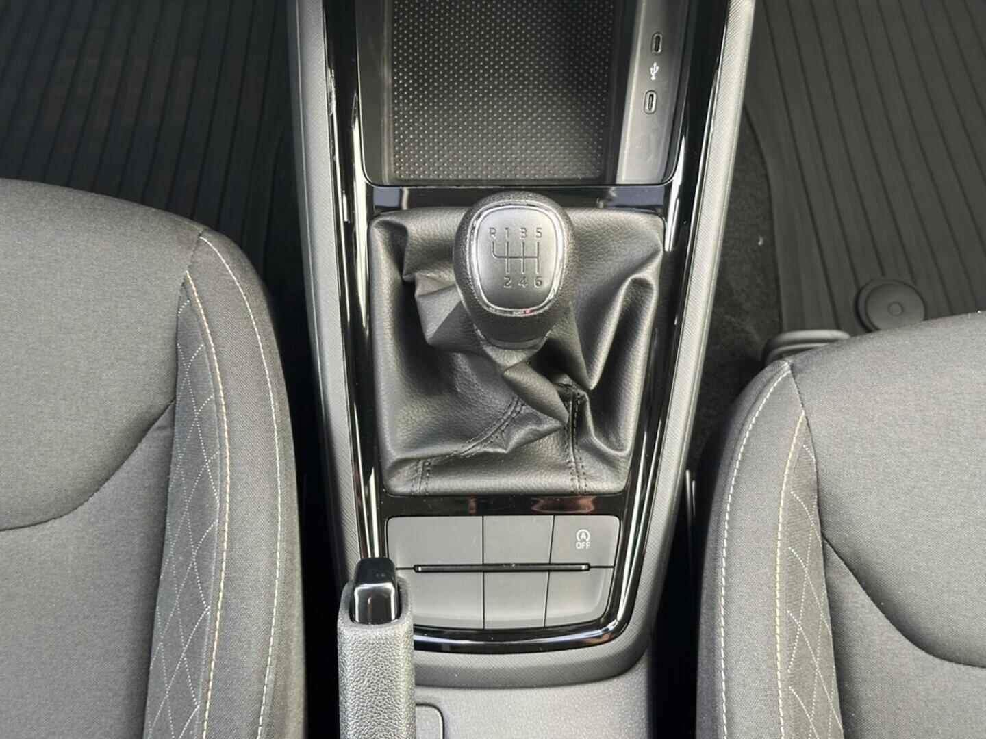 O619V07469_27.webp_SCALA Ambition 1.0 TSI 81 kW manuál, DPH