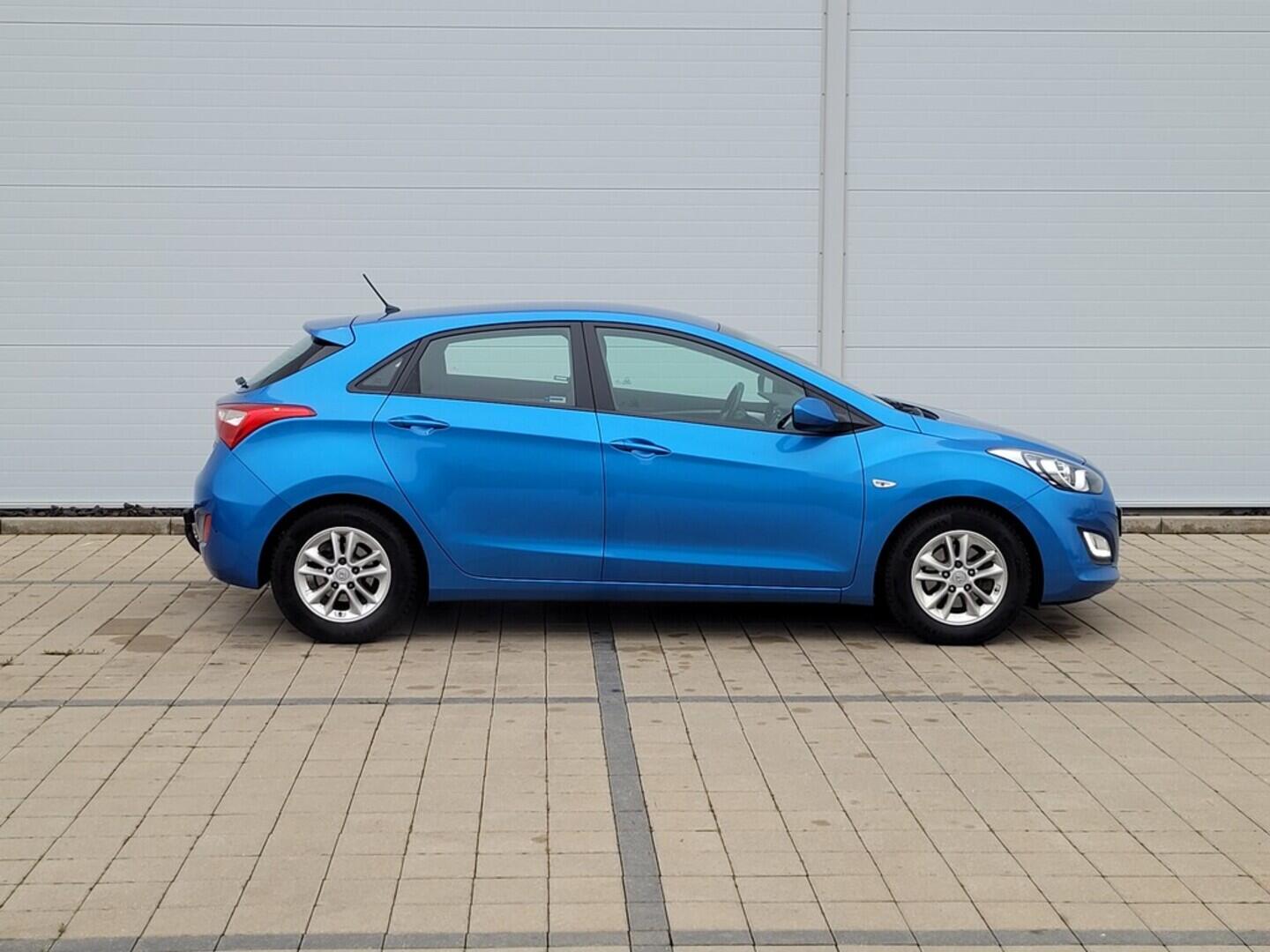 O619V07470_12.webp_I30 Trikolor 1.6 CVVT 88 kW manuál