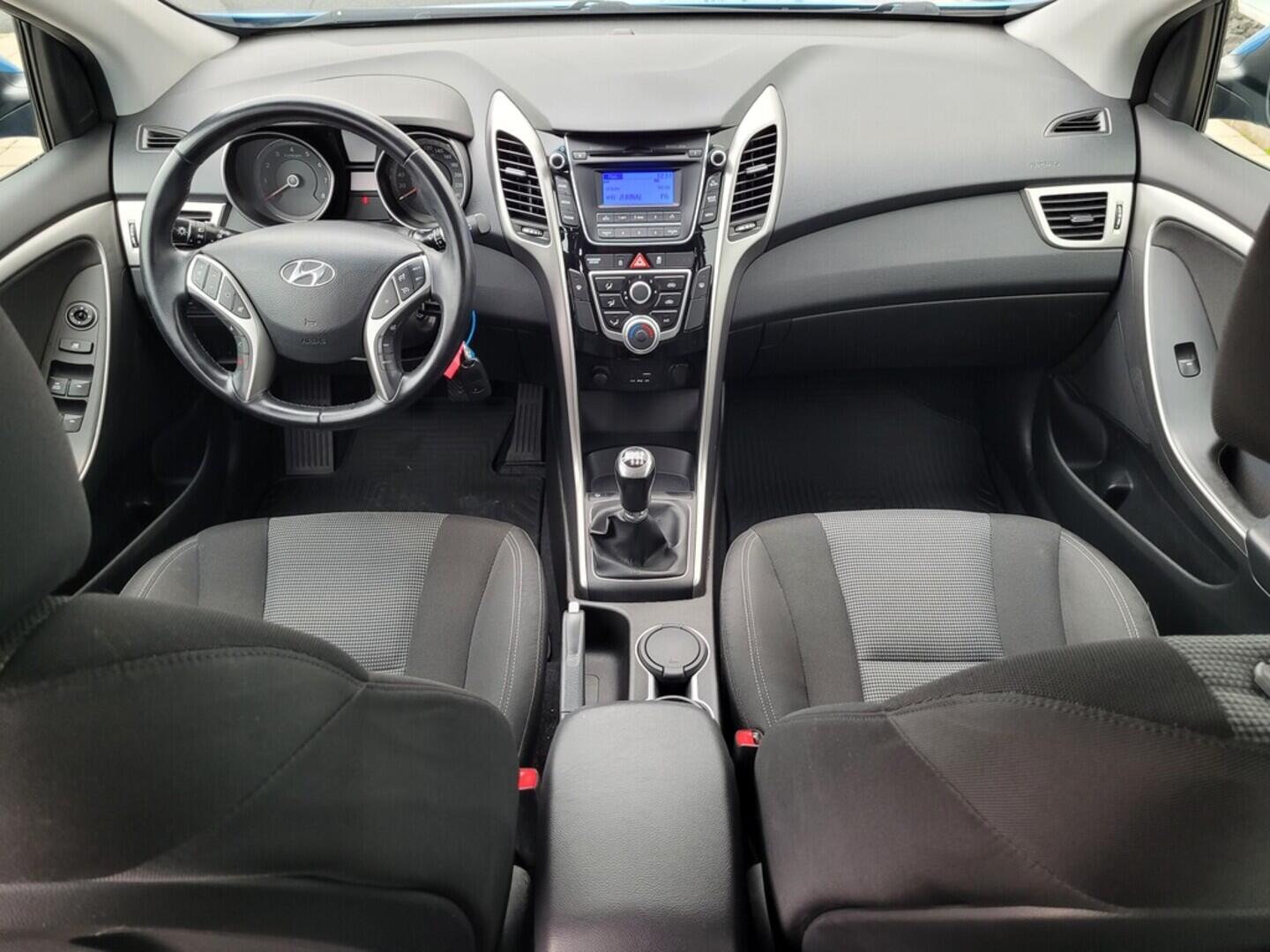 O619V07470_16.webp_I30 Trikolor 1.6 CVVT 88 kW manuál