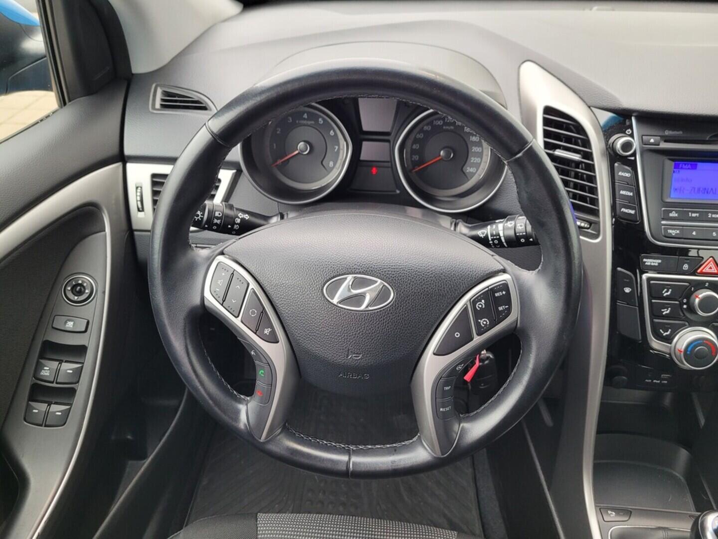 O619V07470_18.webp_I30 Trikolor 1.6 CVVT 88 kW manuál