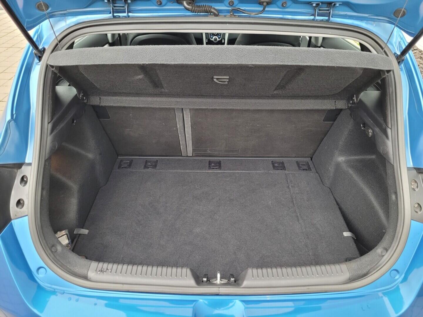 O619V07470_19.webp_I30 Trikolor 1.6 CVVT 88 kW manuál