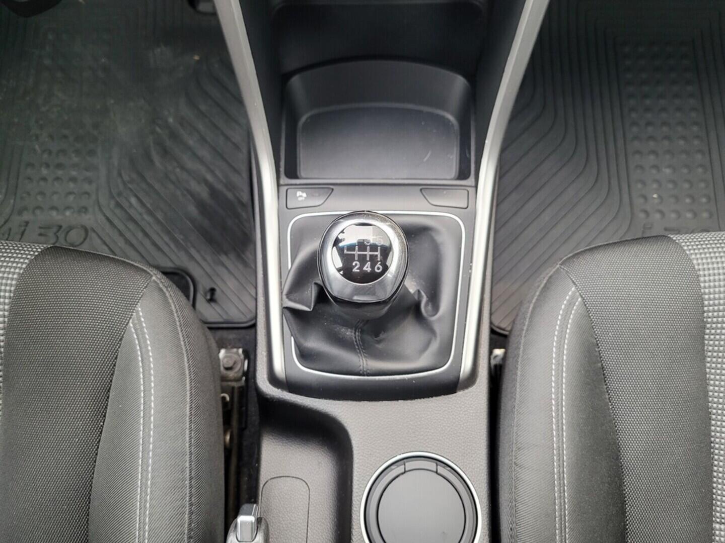 O619V07470_20.webp_I30 Trikolor 1.6 CVVT 88 kW manuál