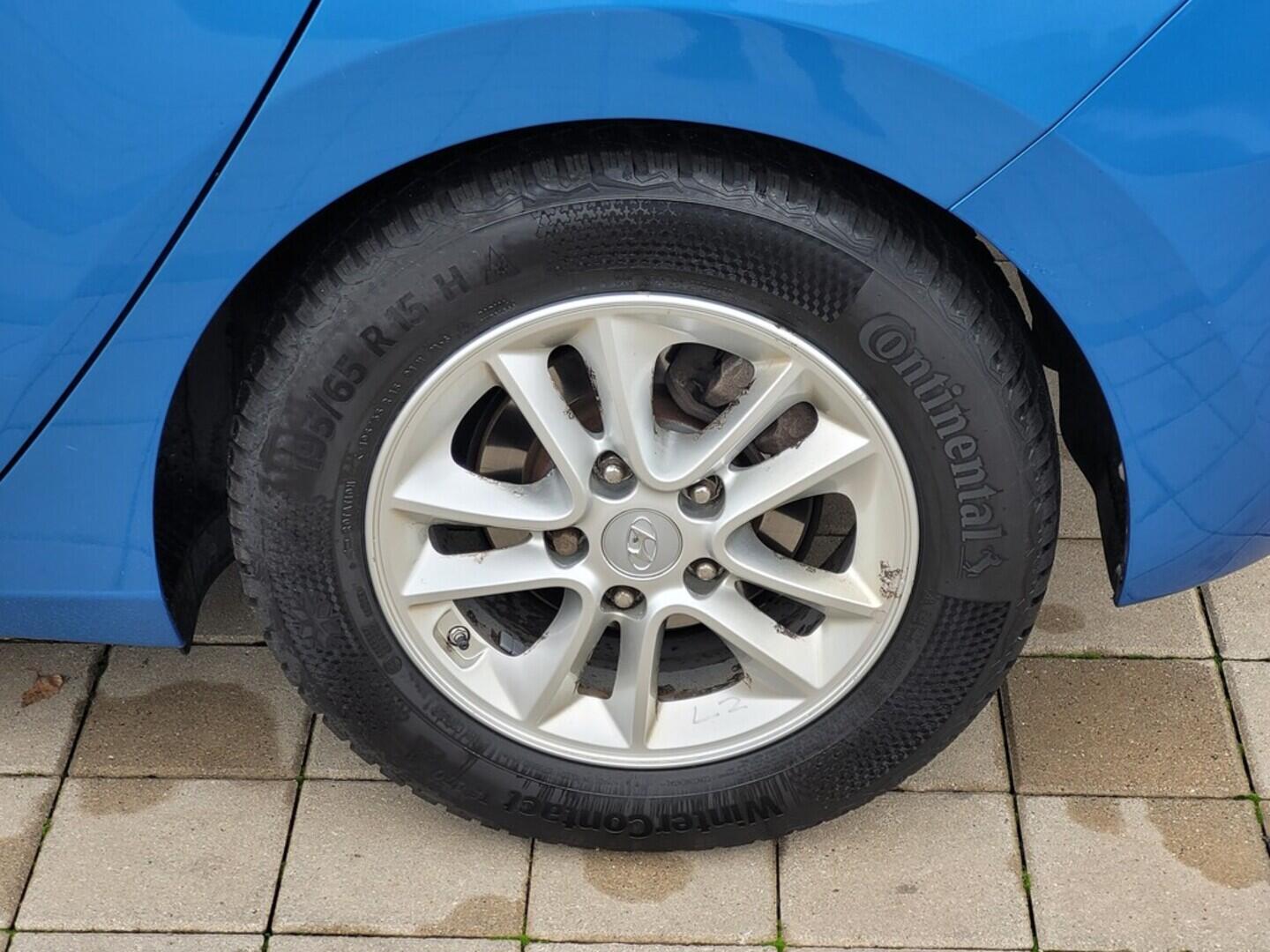 O619V07470_27.webp_I30 Trikolor 1.6 CVVT 88 kW manuál