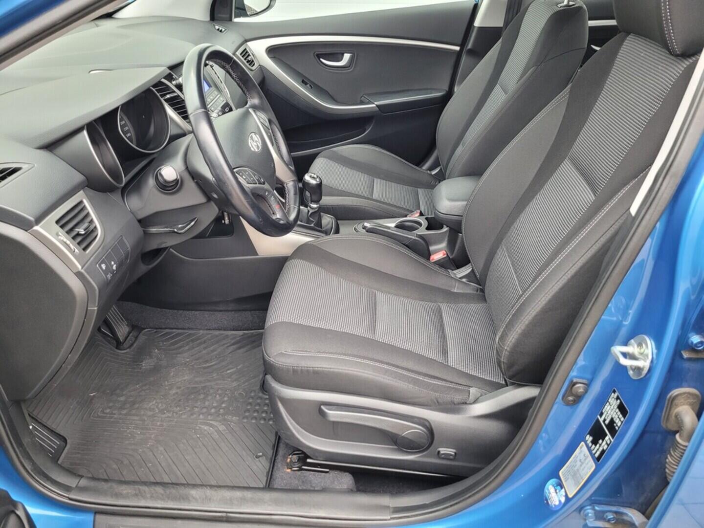 O619V07470_31.webp_I30 Trikolor 1.6 CVVT 88 kW manuál