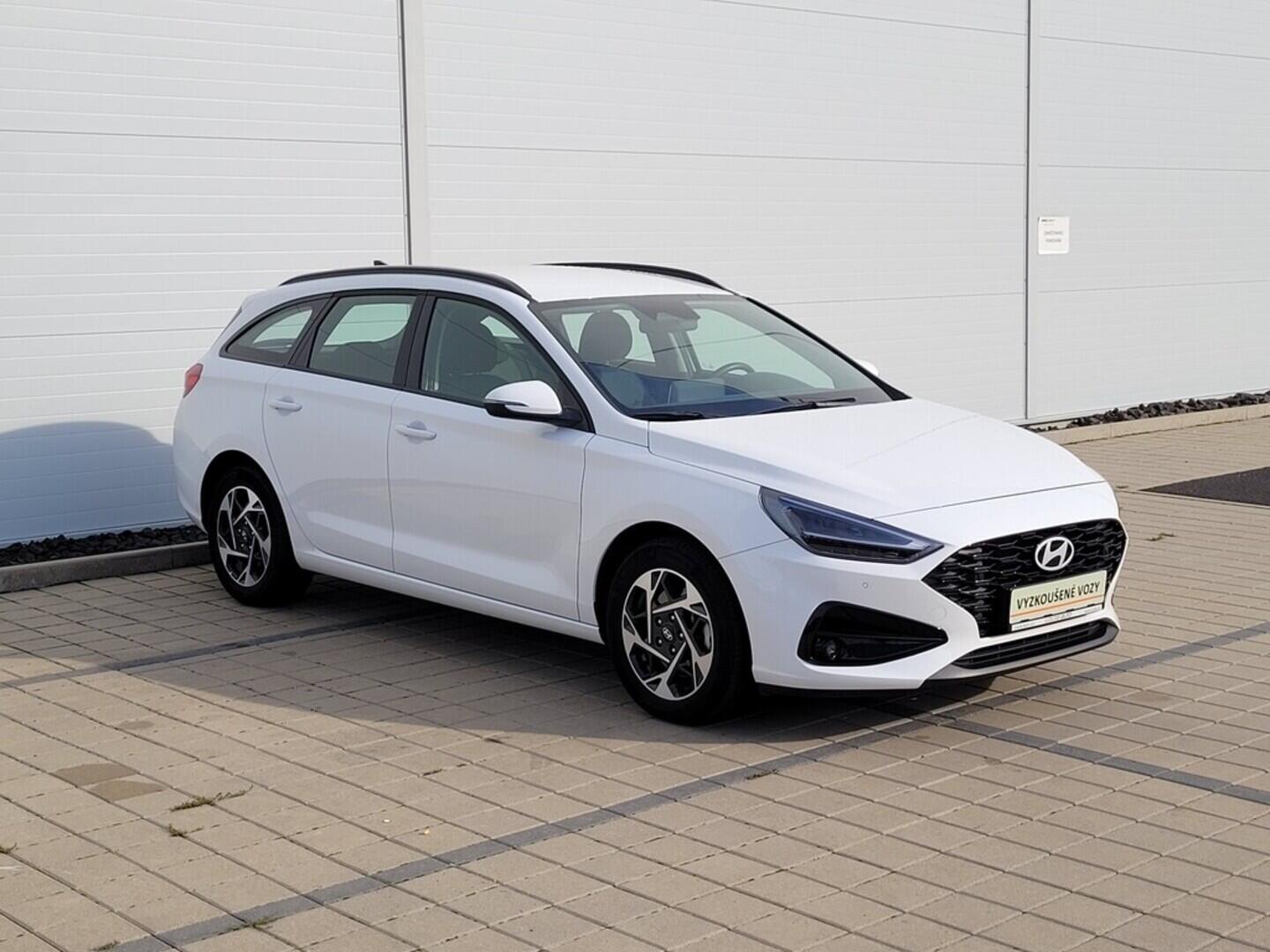 O619V07474_11.webp_I30 WG PD PE Smart  1.5  70 kW manuál, DPH