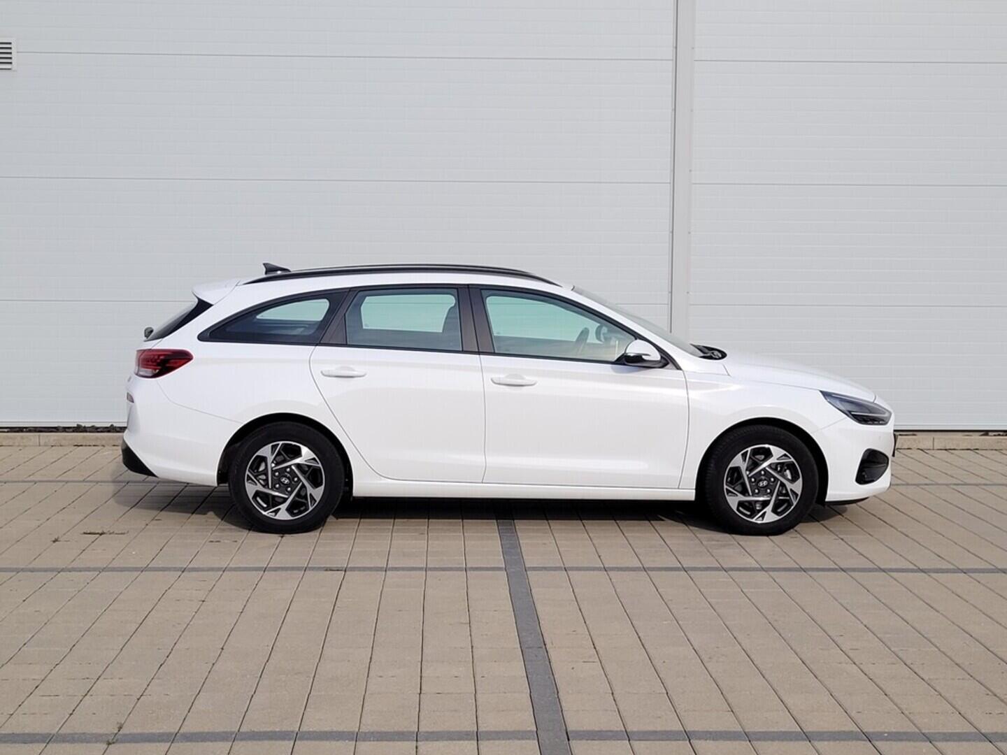 O619V07474_15.webp_I30 WG PD PE Smart  1.5  70 kW manuál, DPH