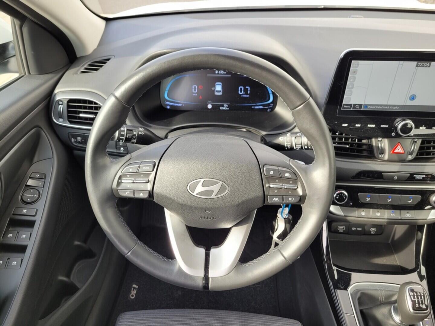 O619V07474_18.webp_I30 WG PD PE Smart  1.5  70 kW manuál, DPH