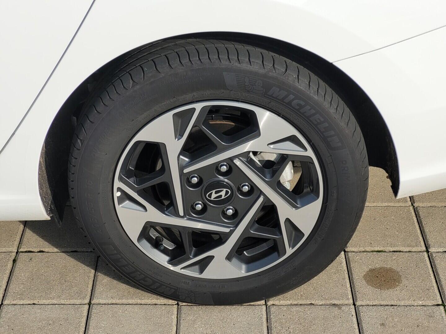 O619V07474_28.webp_I30 WG PD PE Smart  1.5  70 kW manuál, DPH