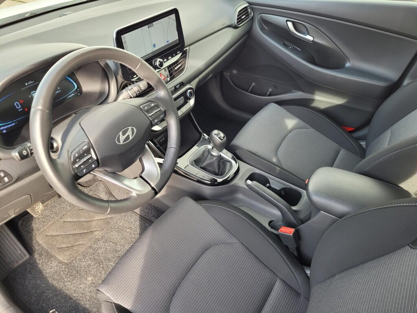 O619V07474_31.webp_I30 WG PD PE Smart  1.5  70 kW manuál, DPH