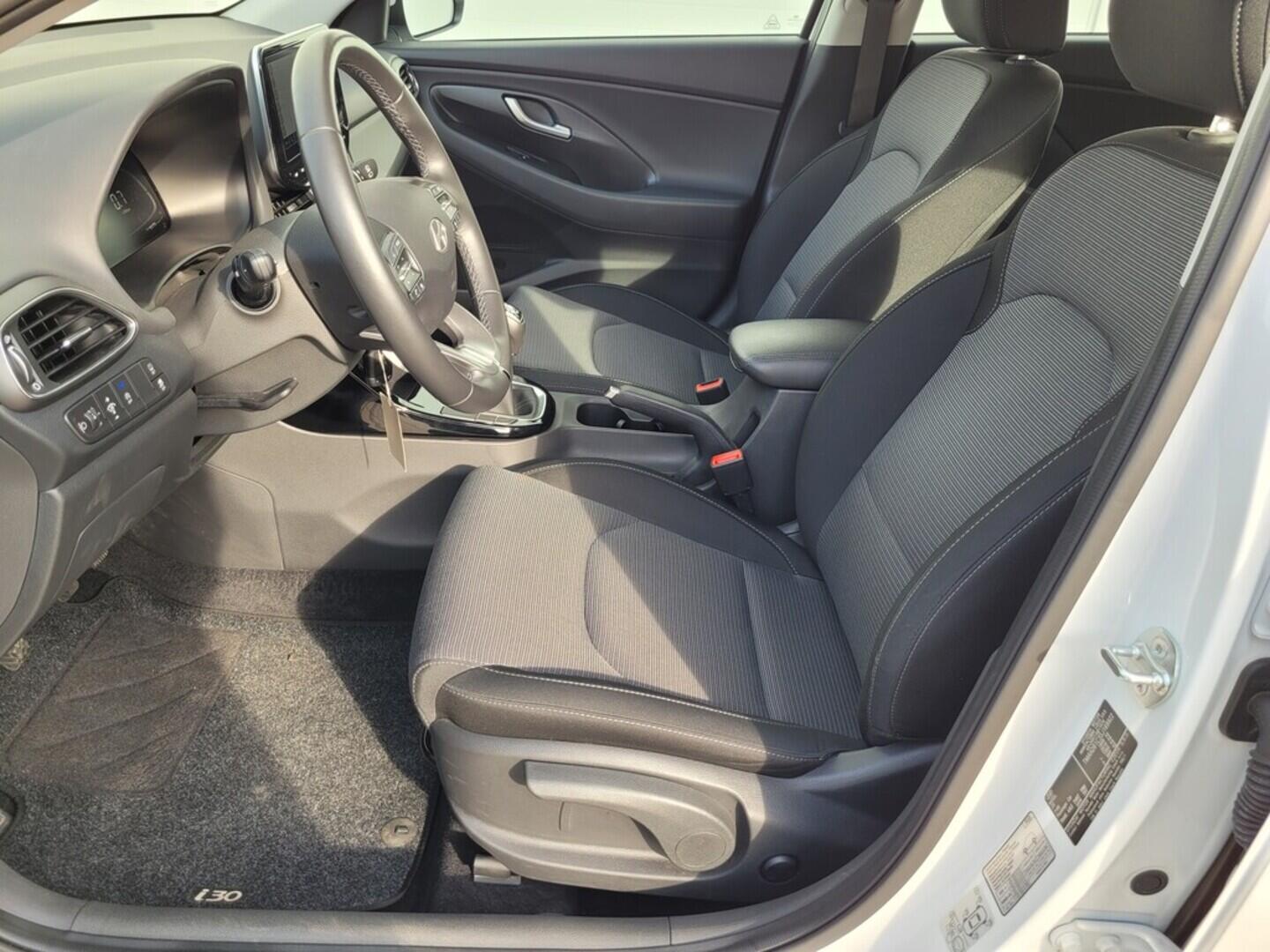 O619V07474_32.webp_I30 WG PD PE Smart  1.5  70 kW manuál, DPH