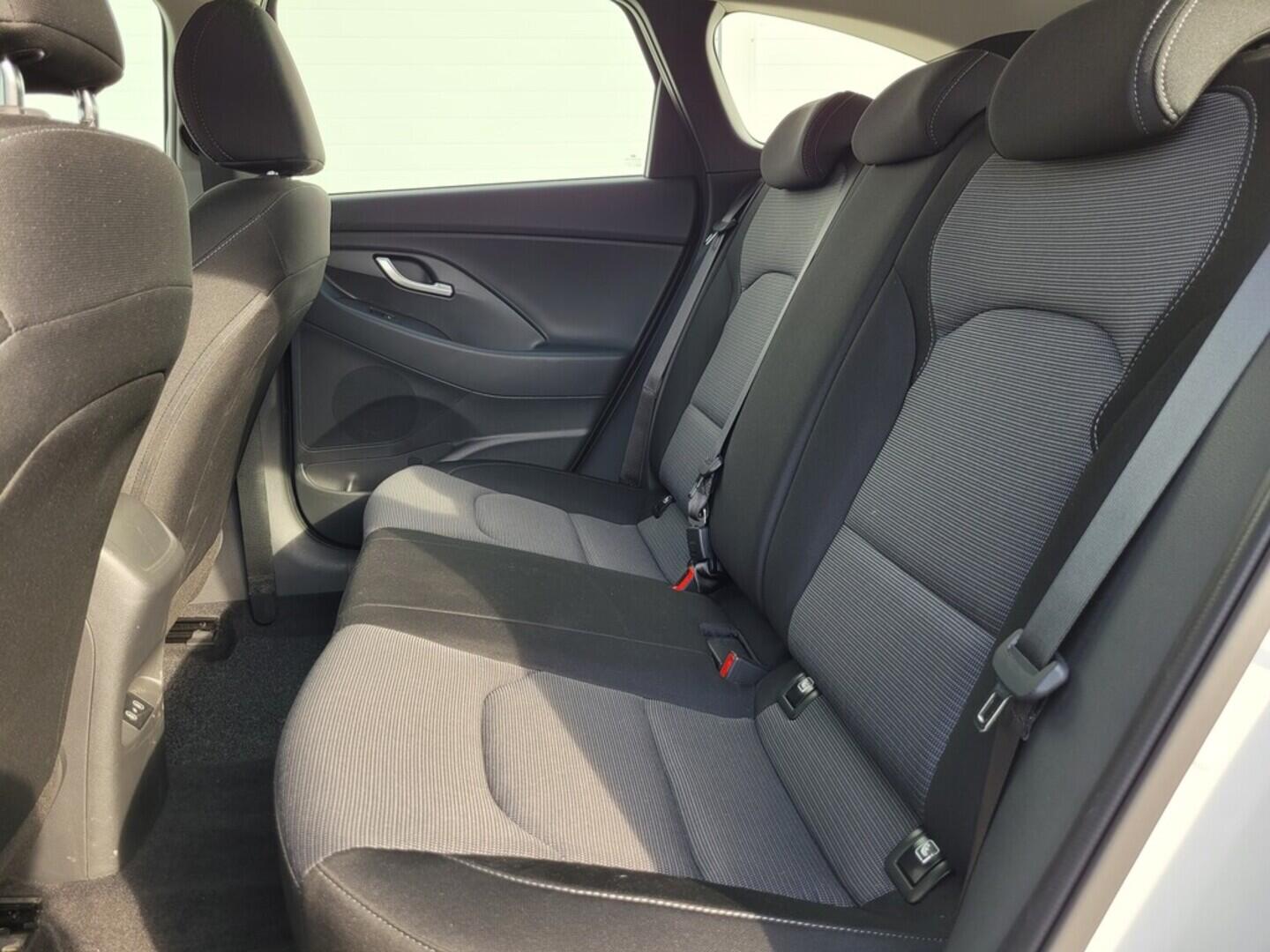 O619V07474_33.webp_I30 WG PD PE Smart  1.5  70 kW manuál, DPH