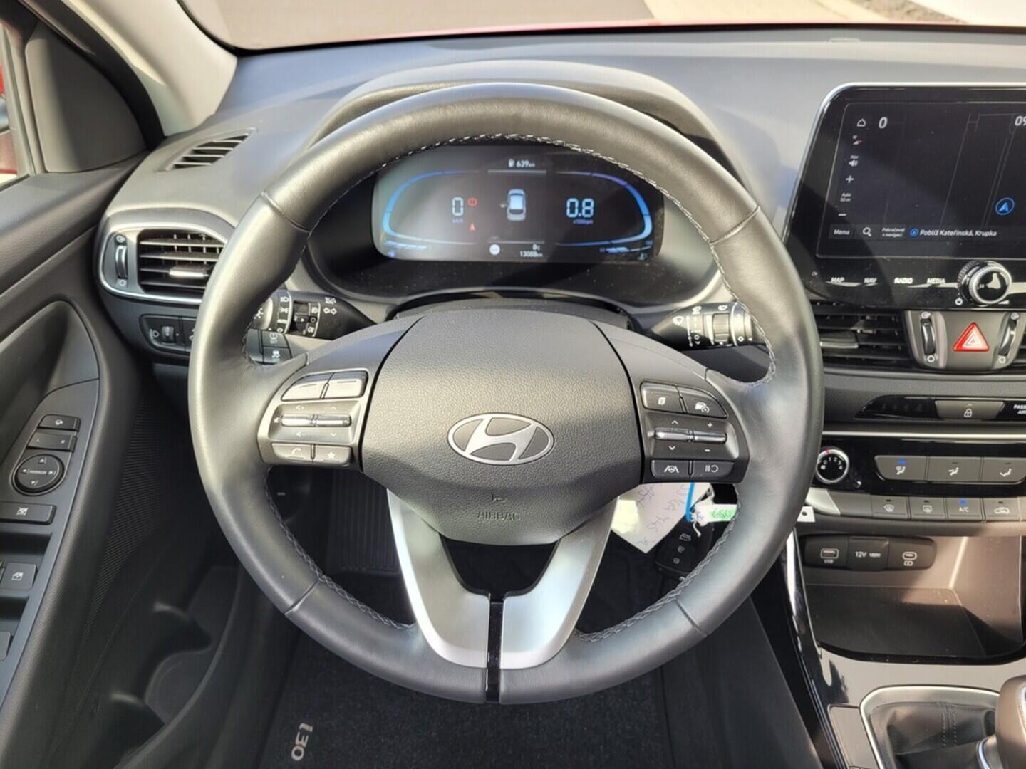 O619V07475_18.webp_I30 Smart 1.5  70 kW manuál, DPH