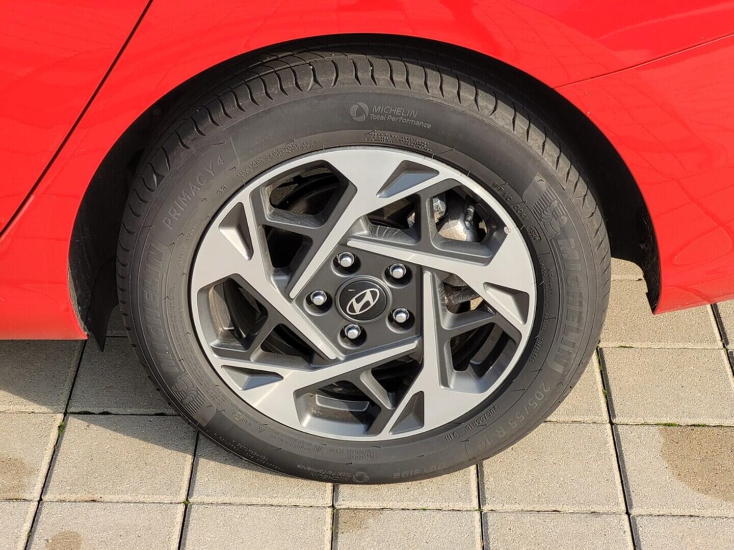 O619V07475_28.webp_I30 Smart 1.5  70 kW manuál, DPH