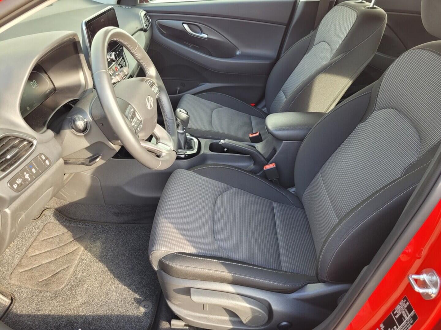 O619V07475_32.webp_I30 Smart 1.5  70 kW manuál, DPH