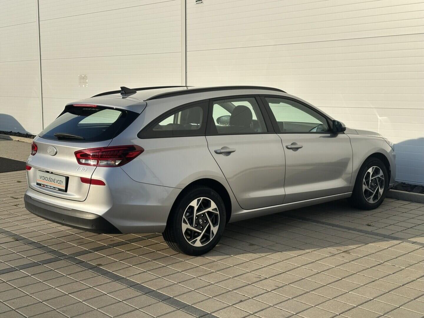 O619V07476_14.webp_I30 Smart 1.5  70 kW manuál, DPH