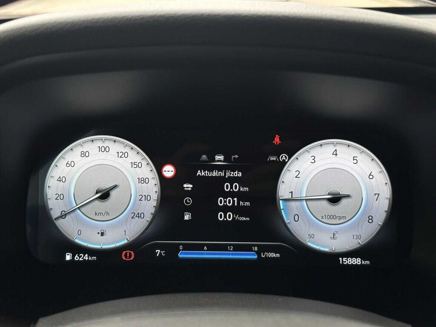 O619V07477_19.webp_I30 WG MY25 Style 1.5  70 kW manuál, DPH