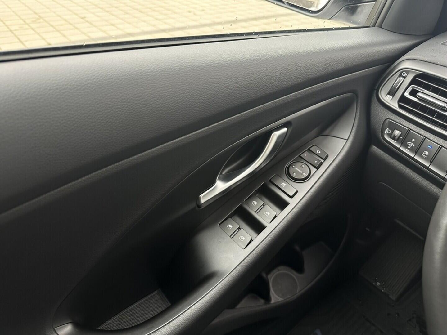 O619V07477_21.webp_I30 WG MY25 Style 1.5  70 kW manuál, DPH