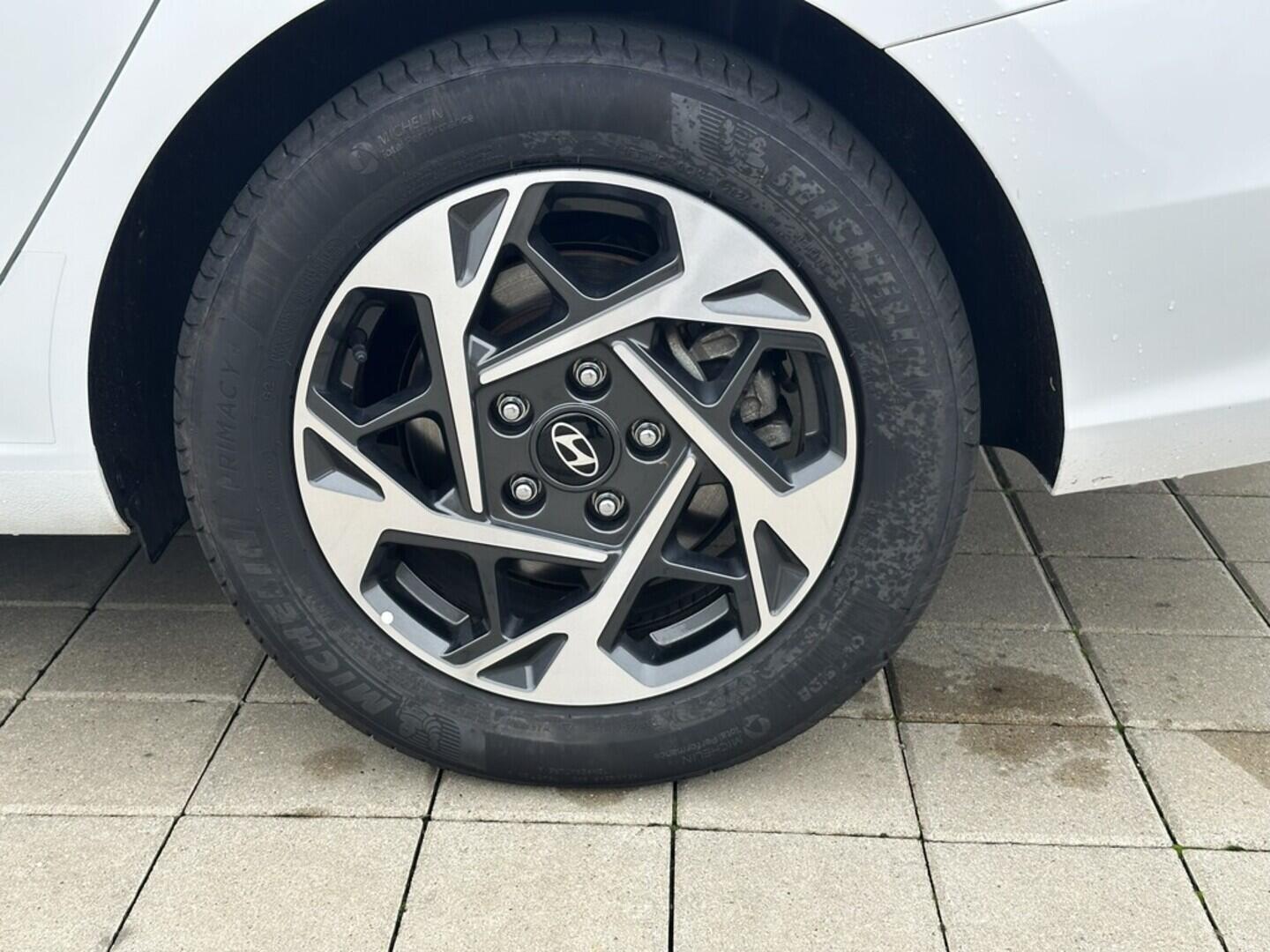 O619V07477_30.webp_I30 WG MY25 Style 1.5  70 kW manuál, DPH