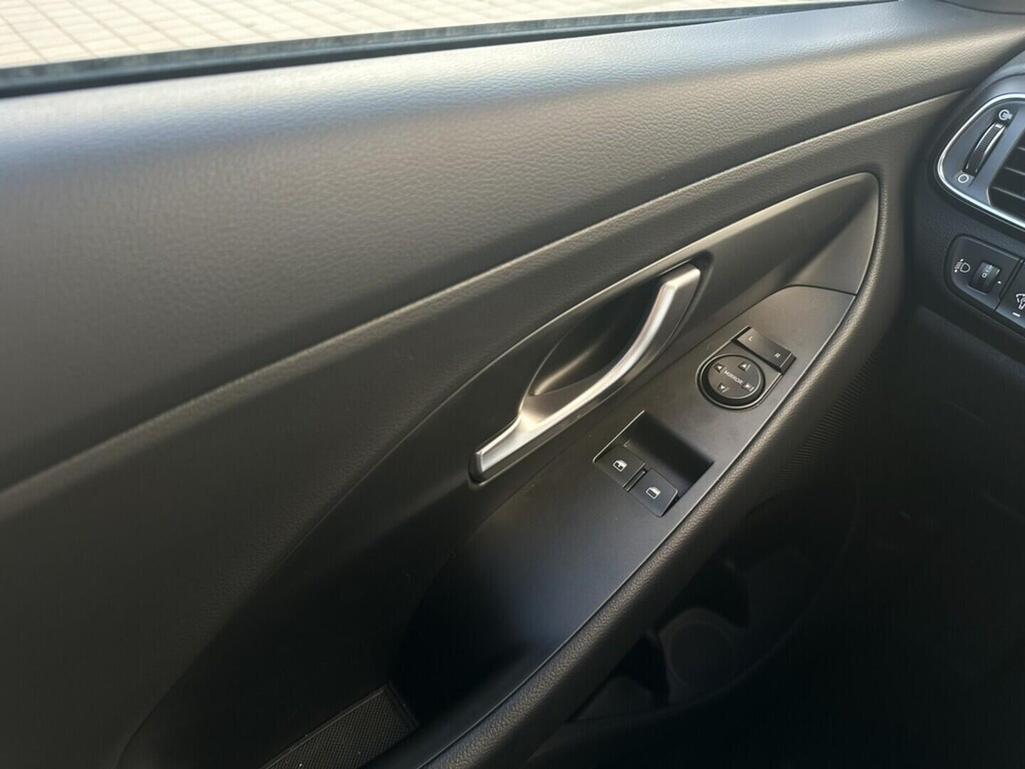 O619V07478_23.webp_I30 HB PD PE Start 1.0  76 kW manuál, DPH