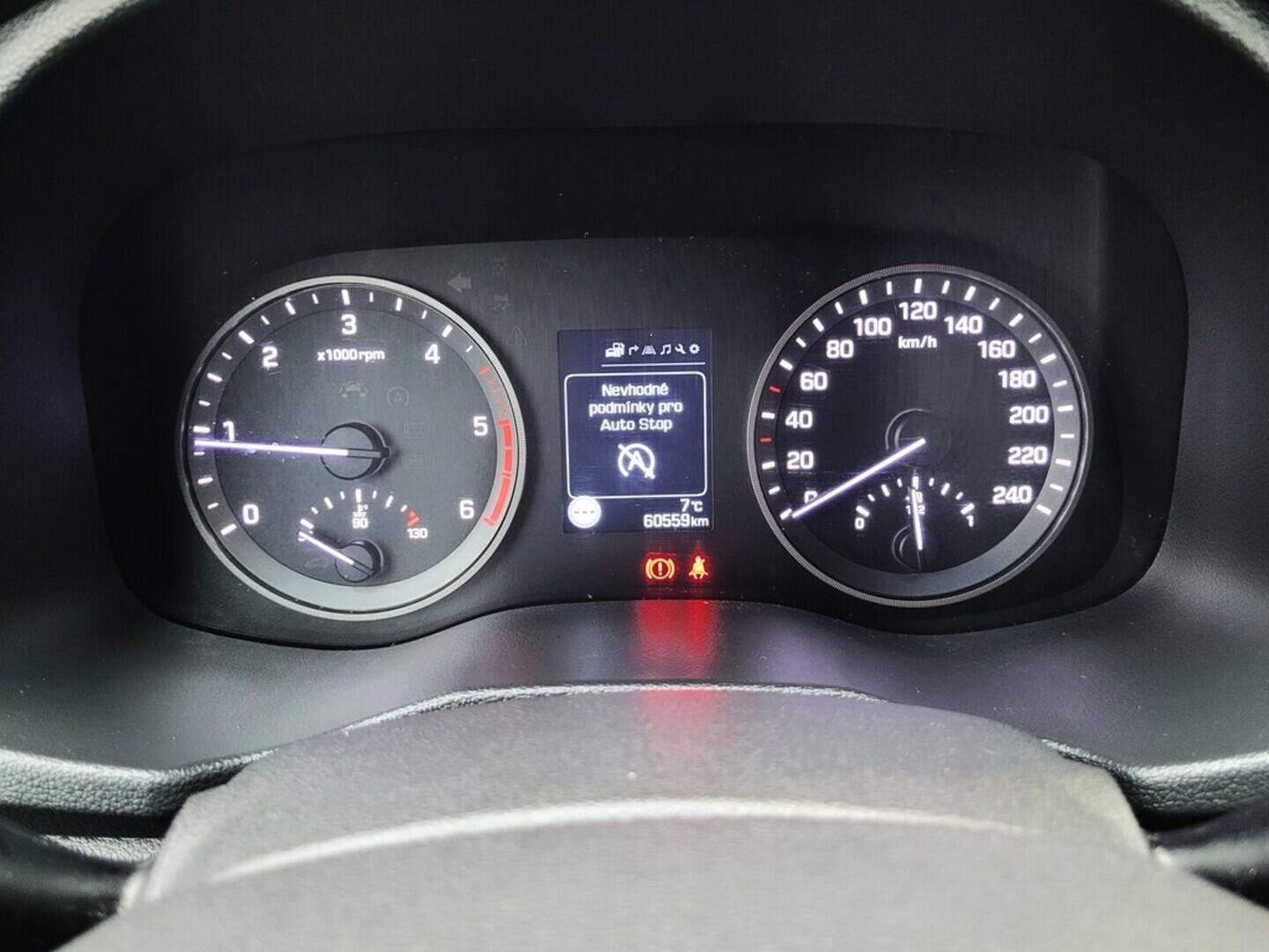 O619V07479_19.webp_TUCSON TRIKOLOR 1.7  85 kW manuál