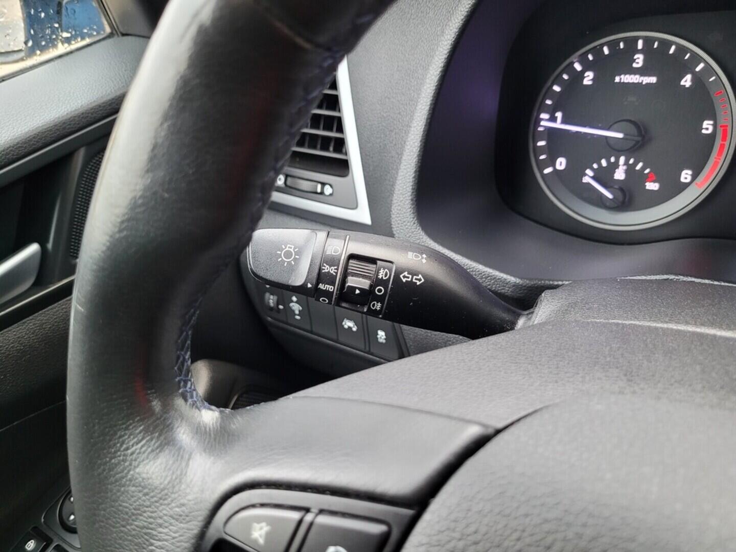 O619V07479_24.webp_TUCSON TRIKOLOR 1.7  85 kW manuál