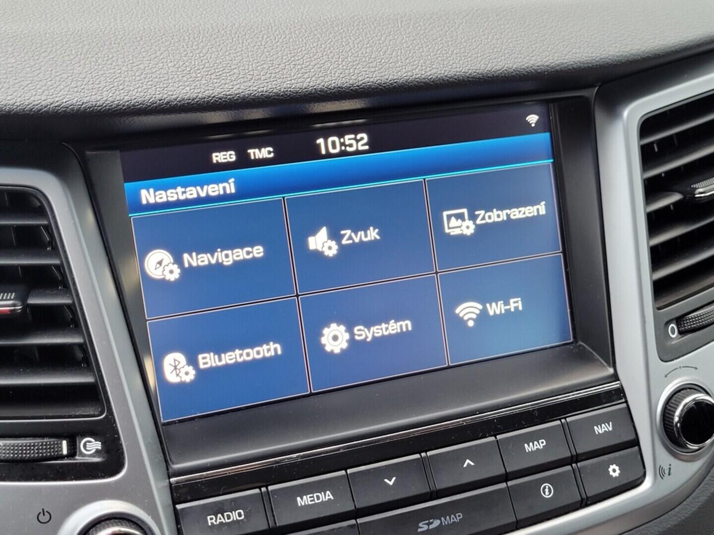 O619V07479_28.webp_TUCSON TRIKOLOR 1.7  85 kW manuál