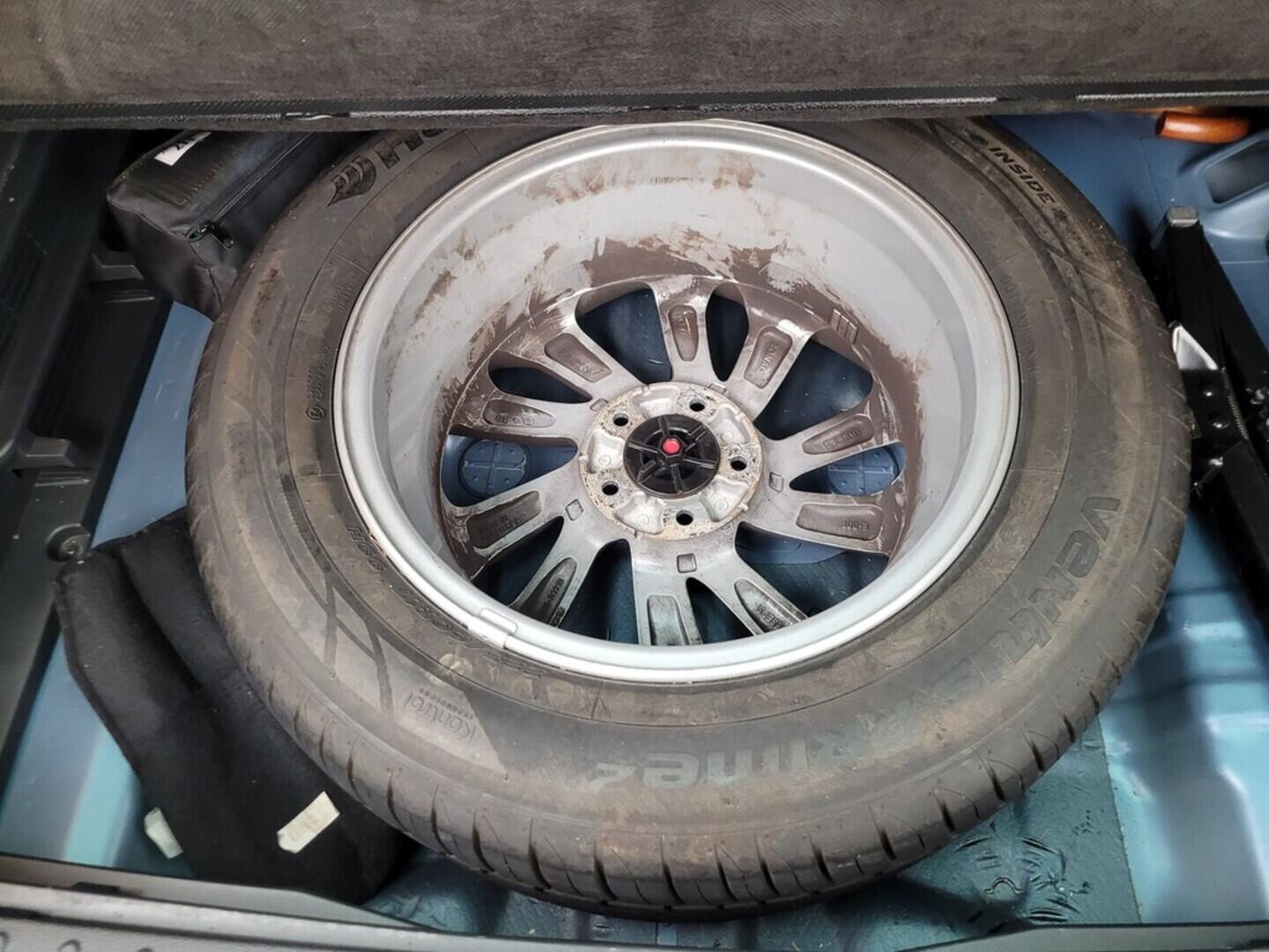 O619V07479_30.webp_TUCSON TRIKOLOR 1.7  85 kW manuál