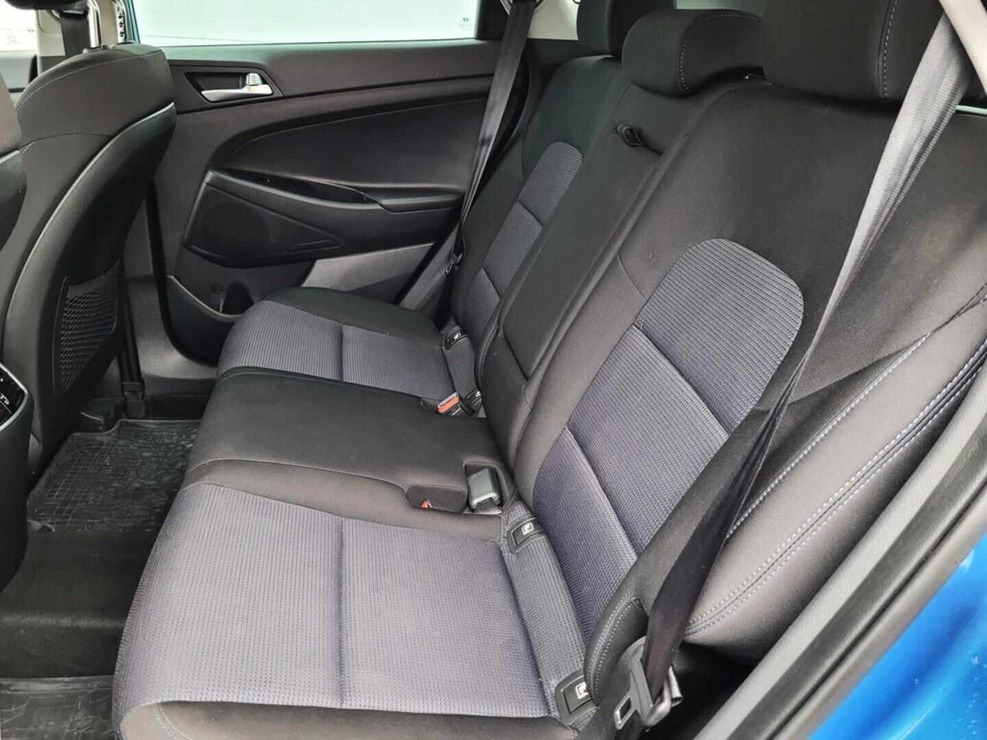 O619V07479_37.webp_TUCSON TRIKOLOR 1.7  85 kW manuál