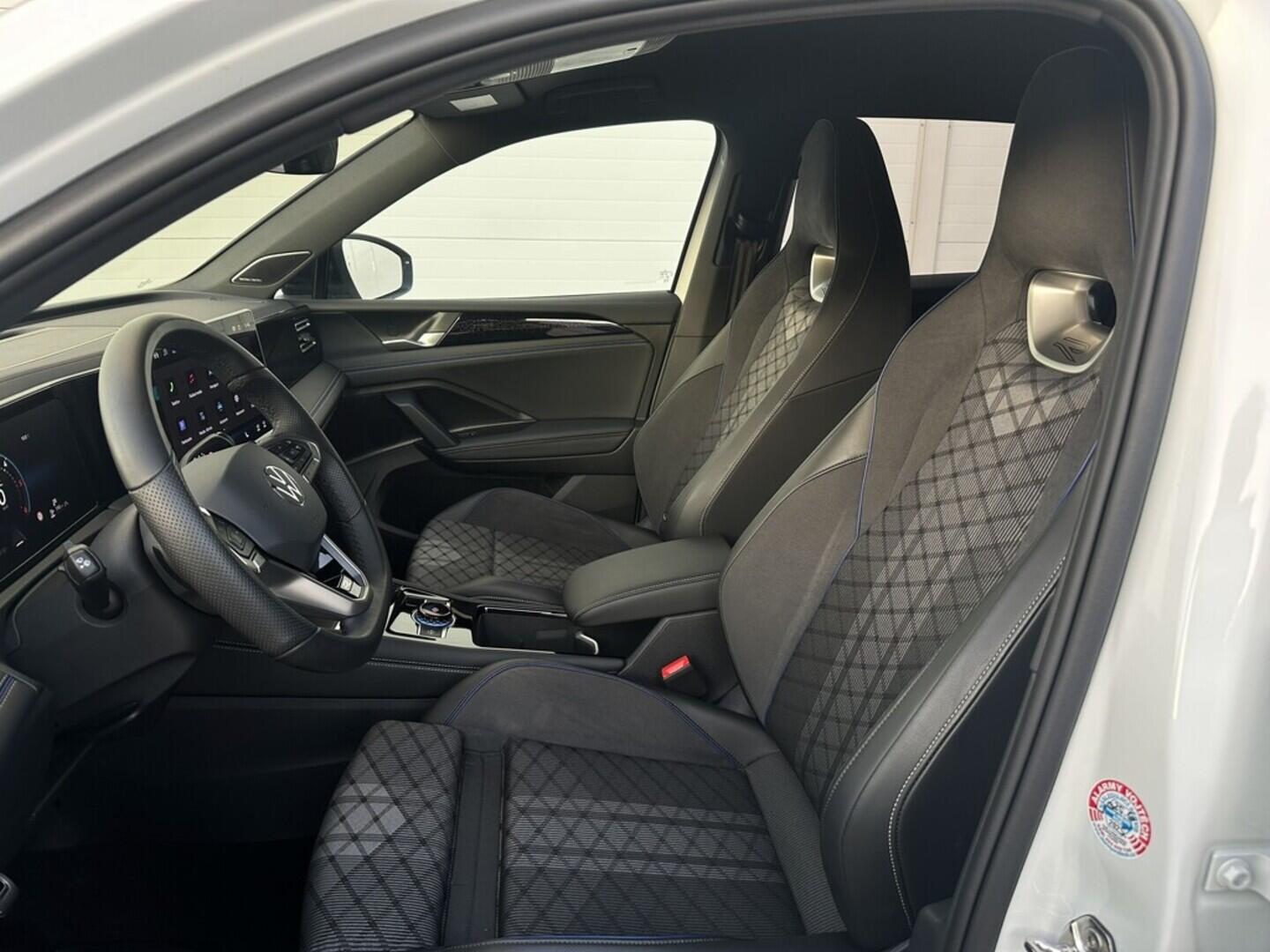 O619V07481_24.webp_TIGUAN 4 Motion R-line 2.0  142 kW automat, DPH