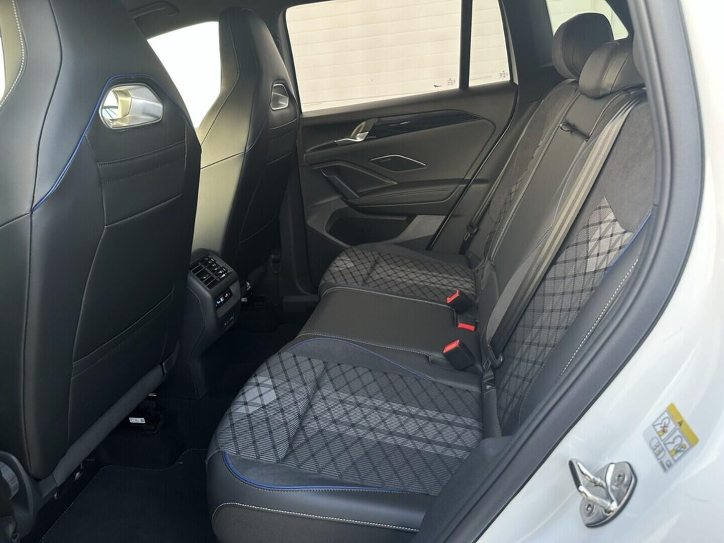 O619V07481_33.webp_TIGUAN 4 Motion R-line 2.0  142 kW automat, DPH