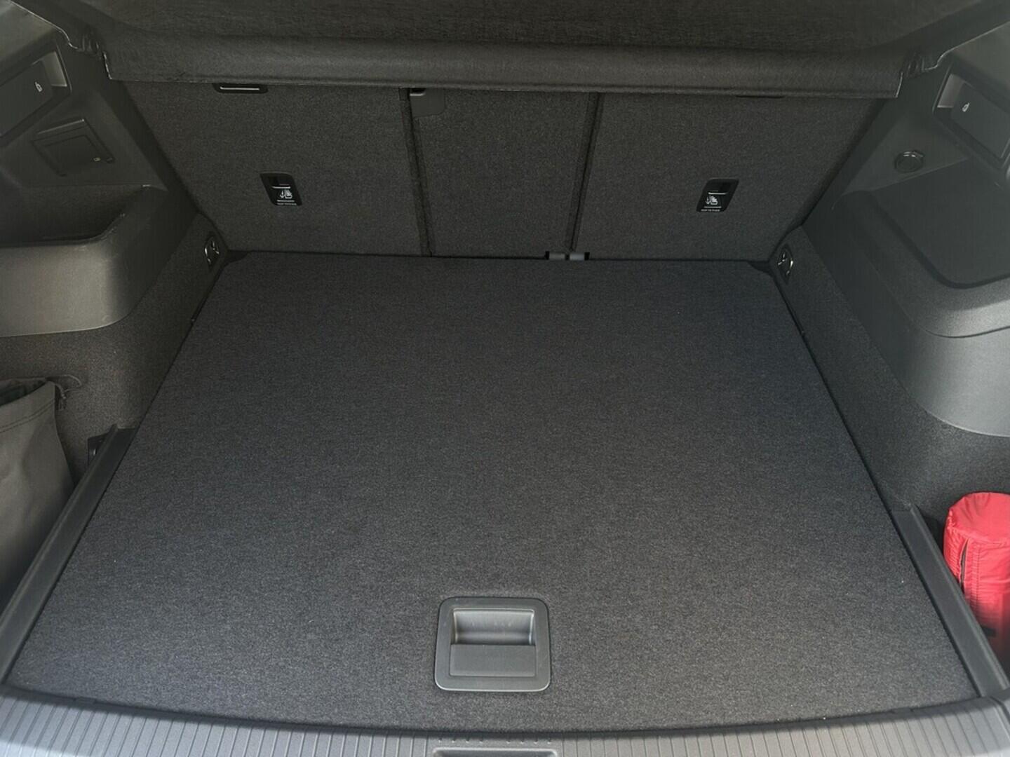 O619V07481_36.webp_TIGUAN 4 Motion R-line 2.0  142 kW automat, DPH