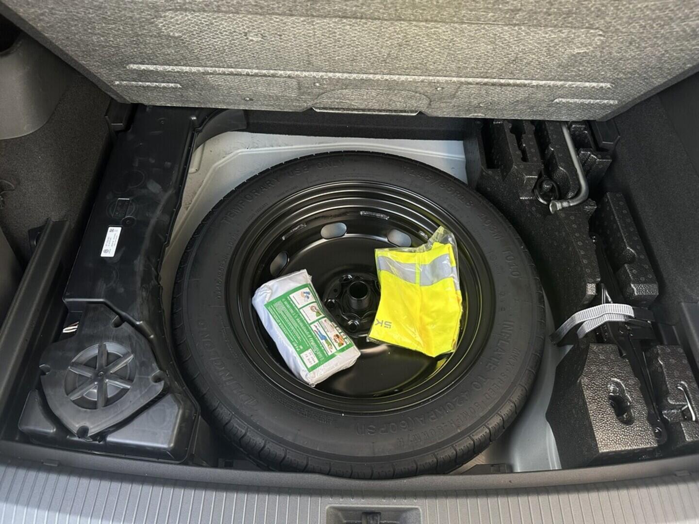 O619V07481_37.webp_TIGUAN 4 Motion R-line 2.0  142 kW automat, DPH