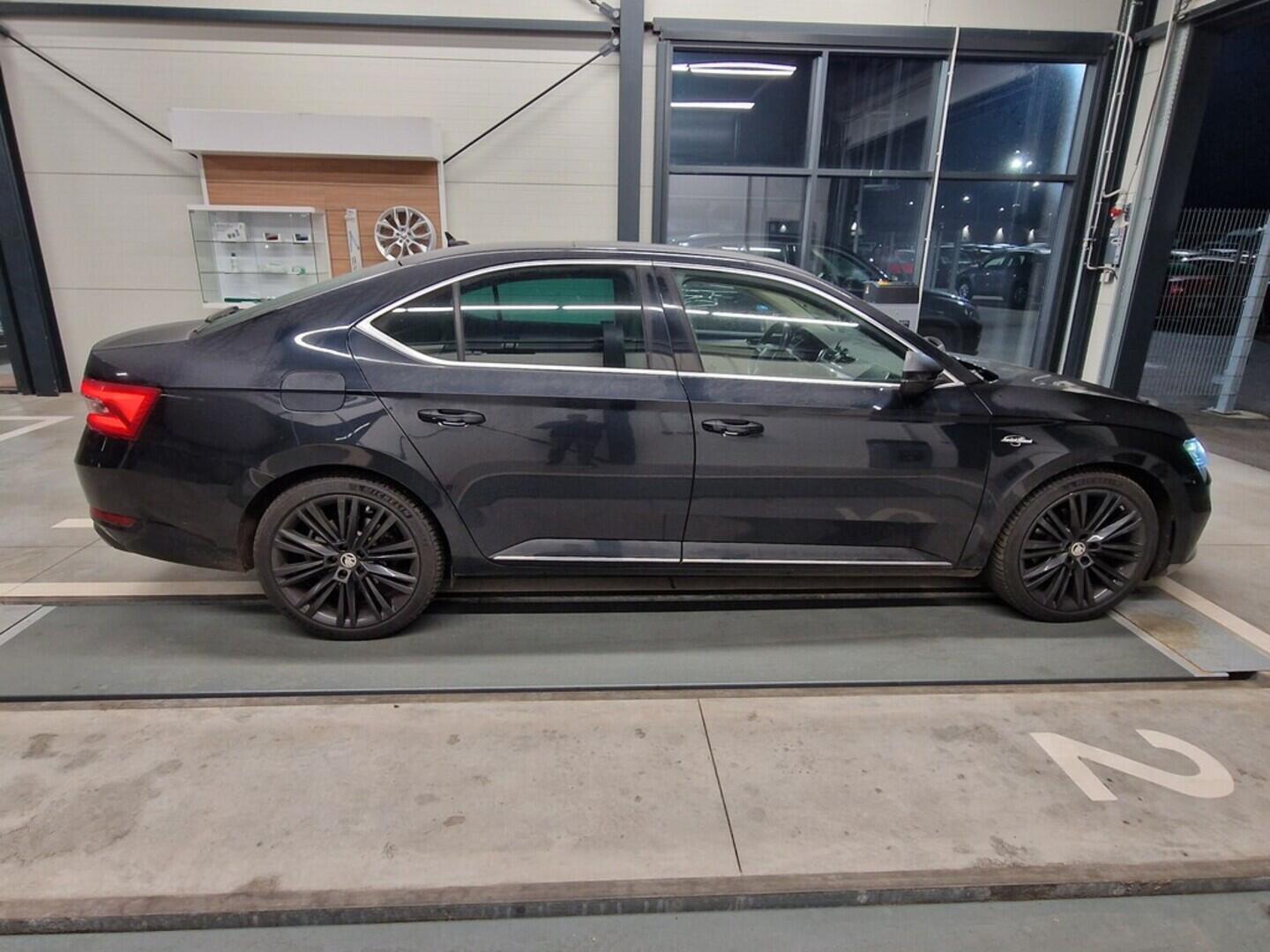 O619V07484_12.webp_SUPERB L&K 2.0 TDI 140 kW automat