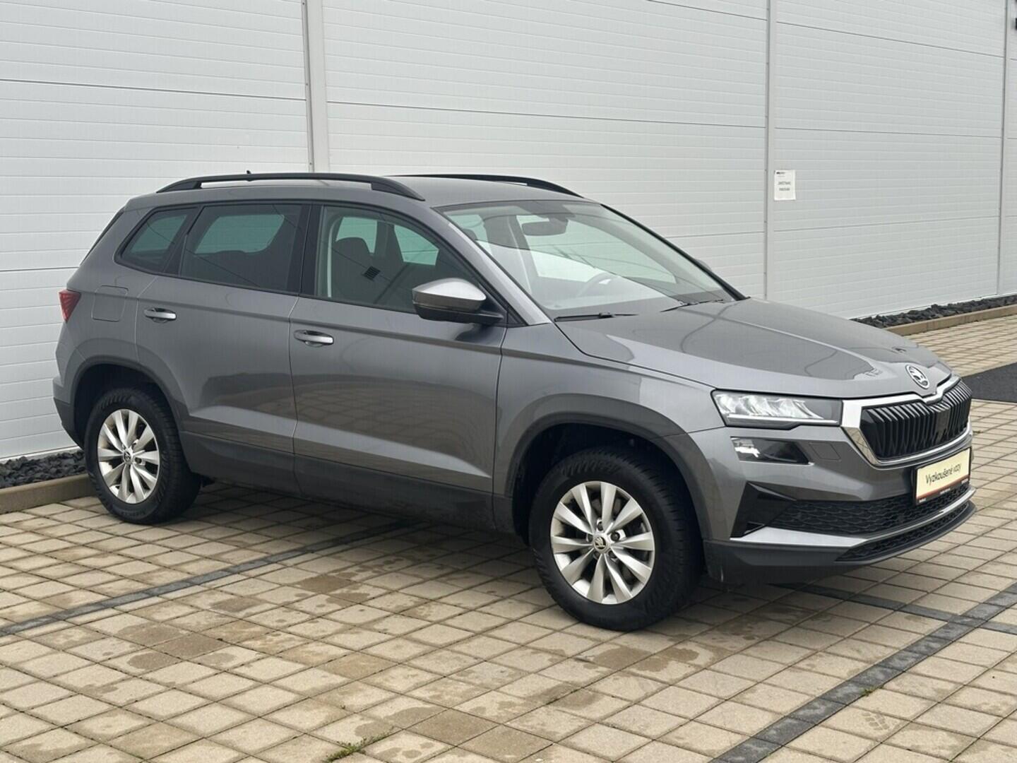 O619V07494_12.webp_KAROQ Ambition 1.5 TSI 110 kW manuál, DPH