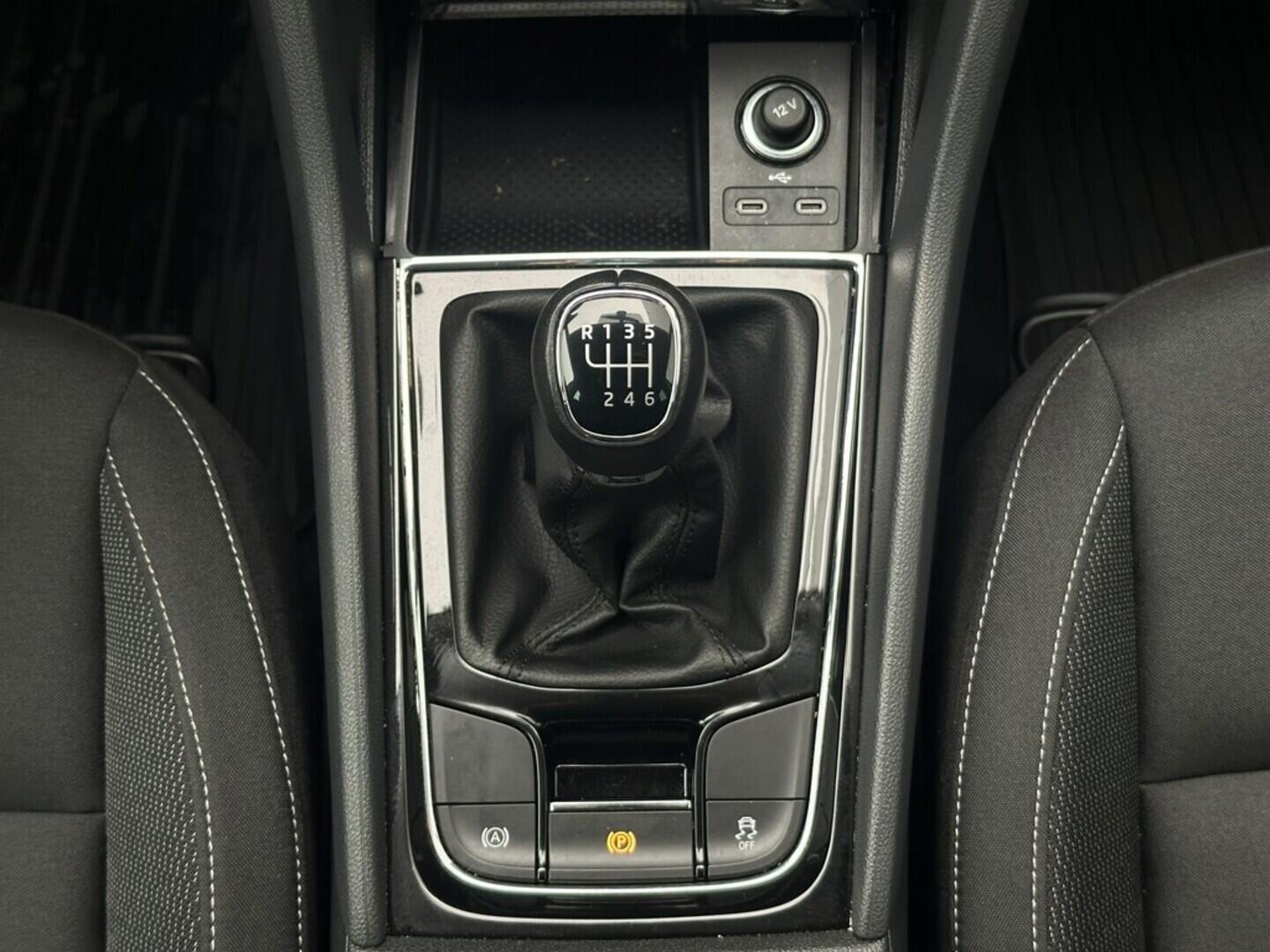 O619V07494_21.webp_KAROQ Ambition 1.5 TSI 110 kW manuál, DPH