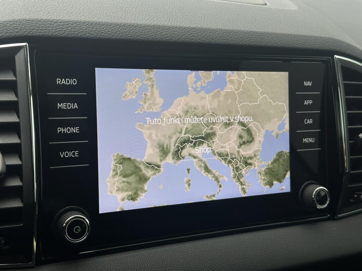 O619V07494_28.webp_KAROQ Ambition 1.5 TSI 110 kW manuál, DPH