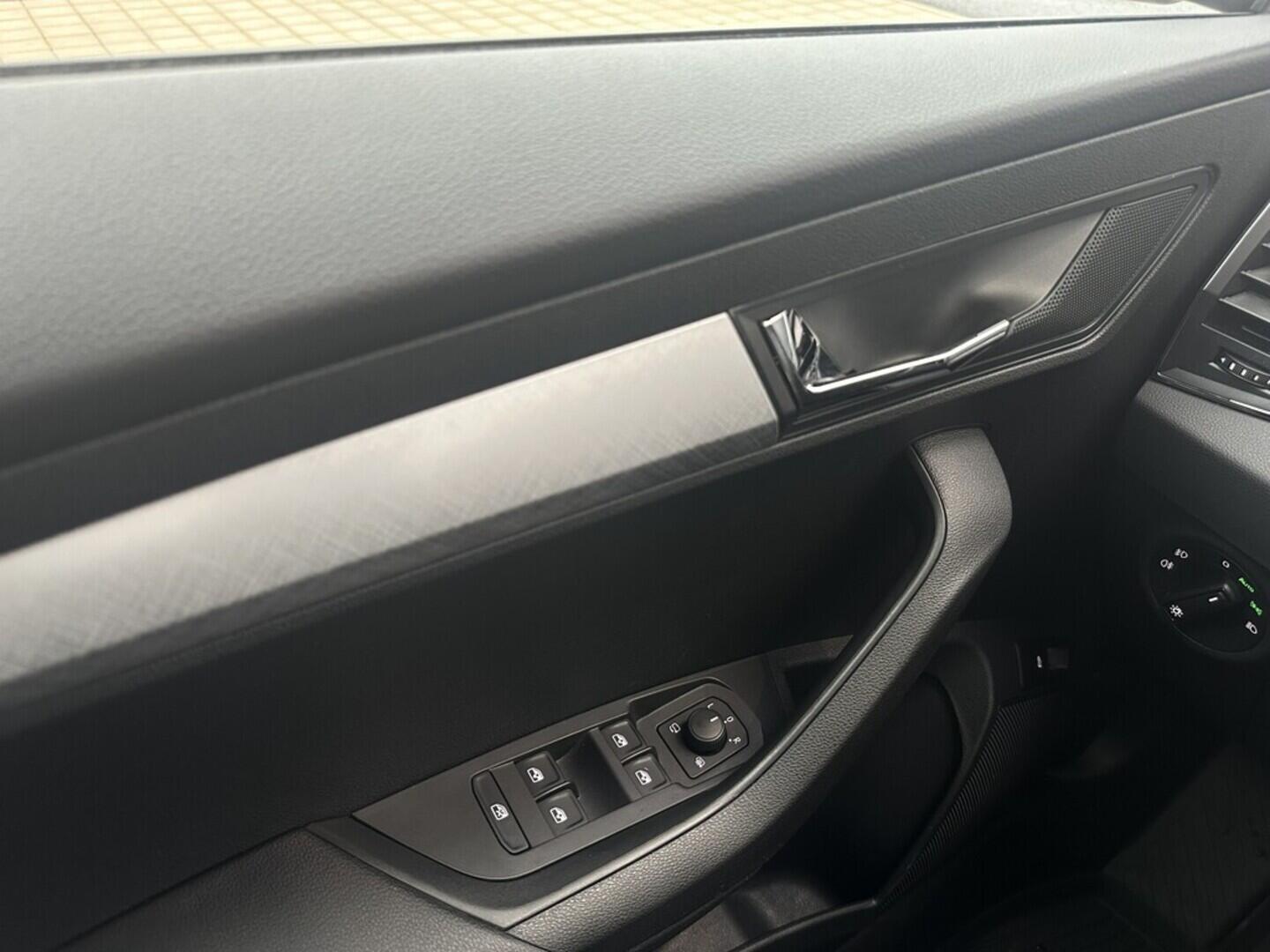 O619V07494_29.webp_KAROQ Ambition 1.5 TSI 110 kW manuál, DPH