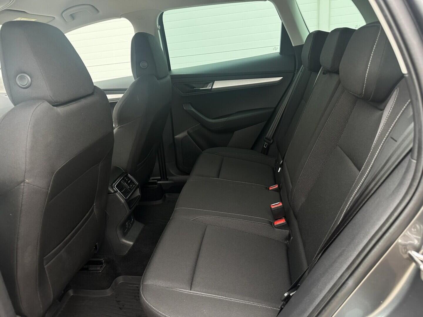 O619V07494_30.webp_KAROQ Ambition 1.5 TSI 110 kW manuál, DPH