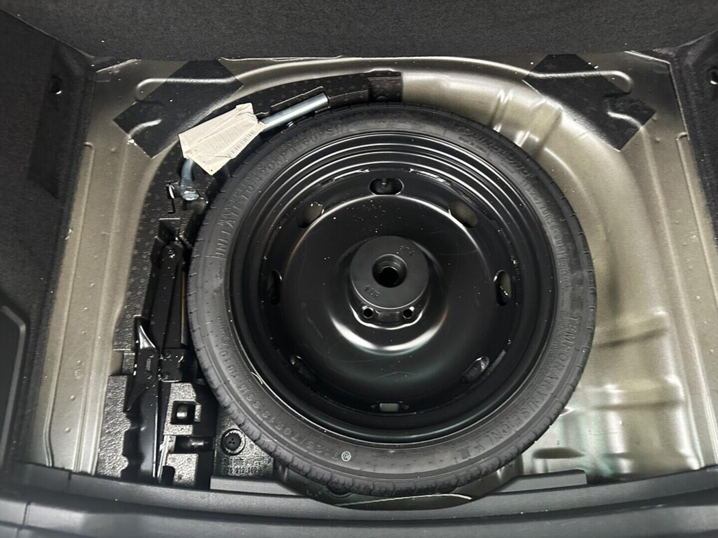 O619V07494_34.webp_KAROQ Ambition 1.5 TSI 110 kW manuál, DPH