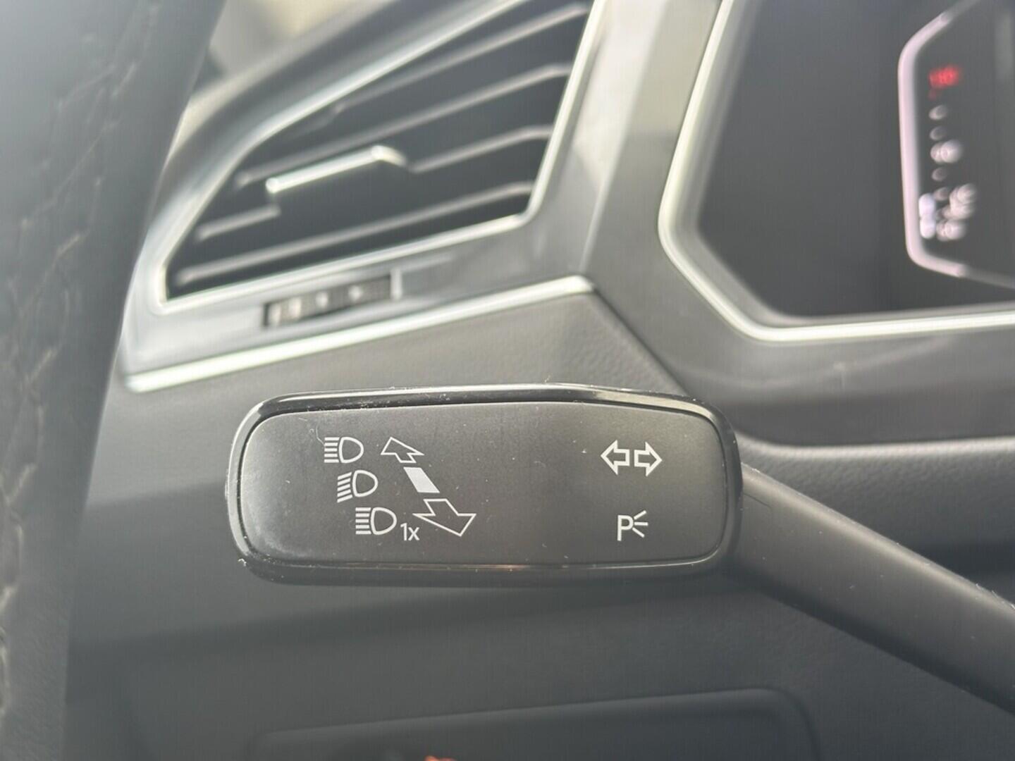 O619V07495_21.webp_TIGUAN ALLSPACE Life 2.0 TDI 110 kW manuál, DPH