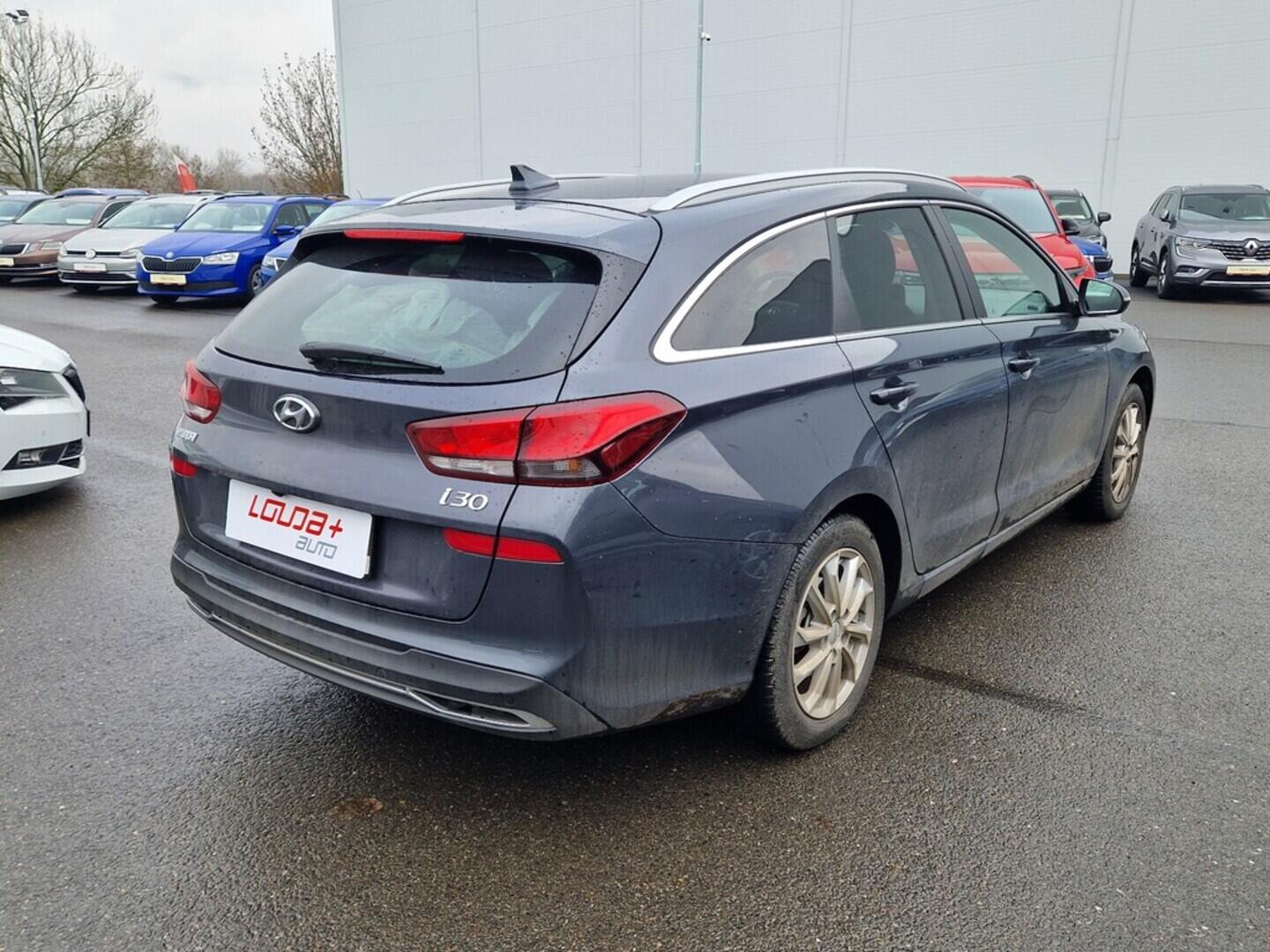 O619V07496_11.webp_I30 Family Smart 1.5 DPI 81 kW manuál