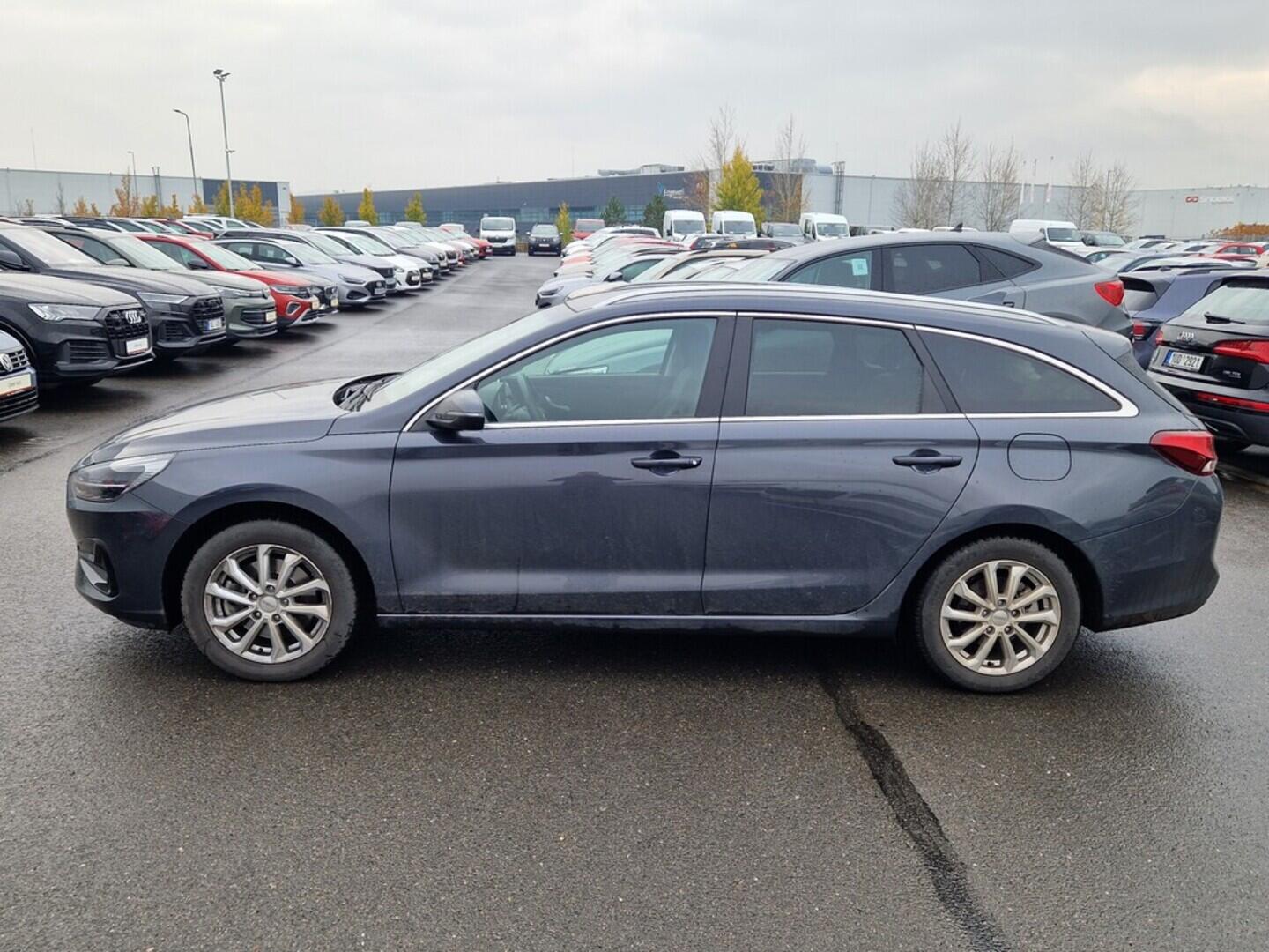 O619V07496_12.webp_I30 Family Smart 1.5 DPI 81 kW manuál