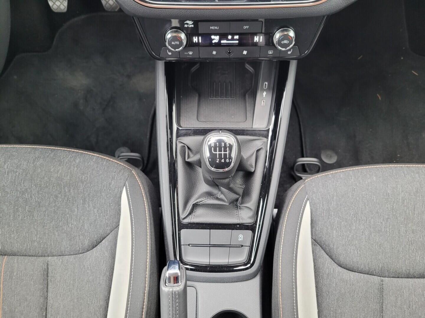 O619V07498_20.webp_SCALA Top Selection 1.5 TSI 110 kW manuál, DPH