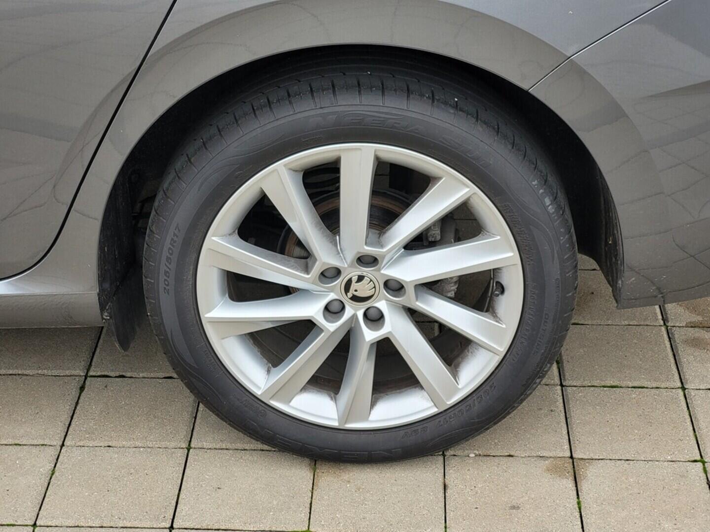 O619V07498_28.webp_SCALA Top Selection 1.5 TSI 110 kW manuál, DPH