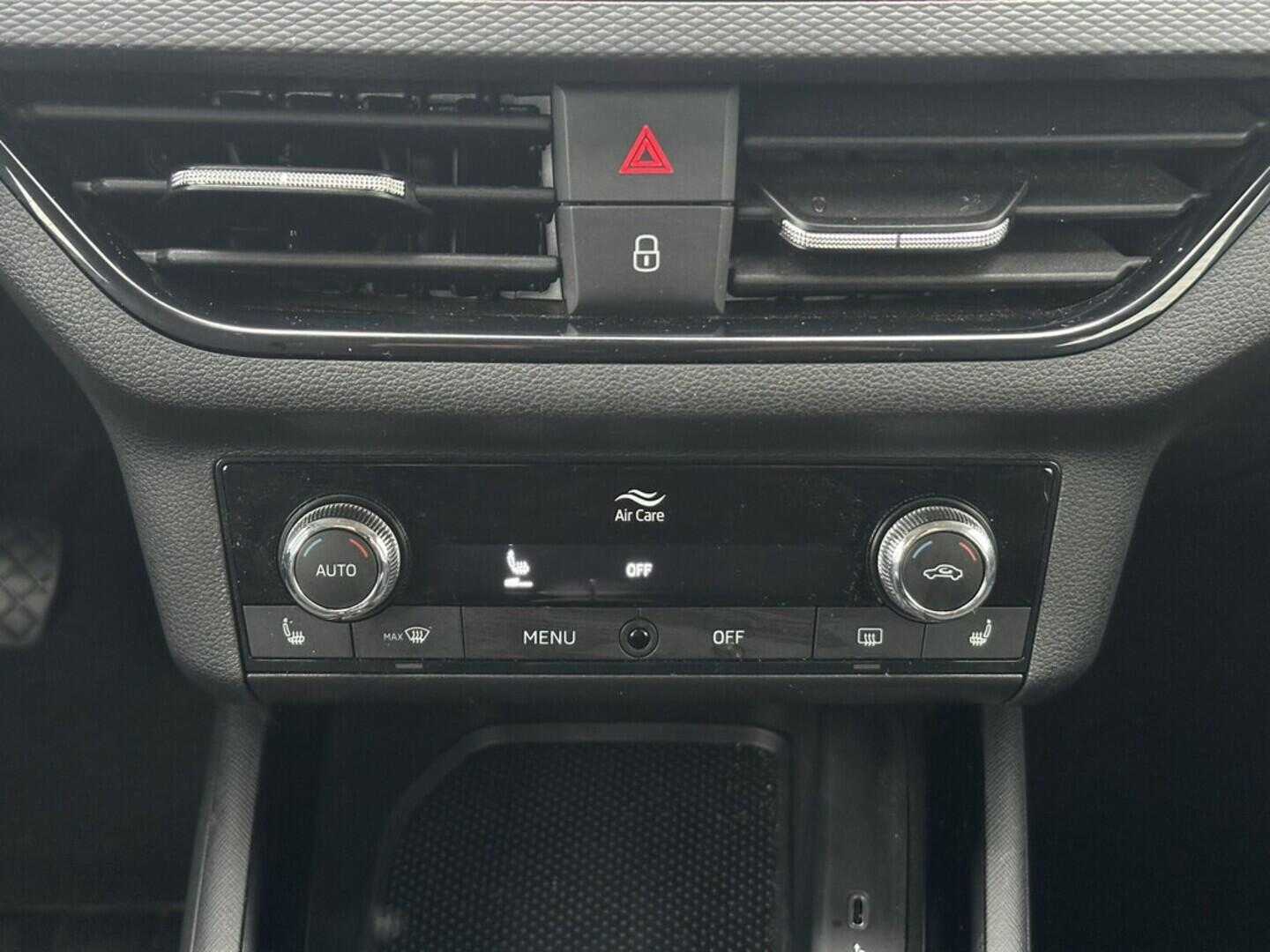 O619V07501_29.webp_SCALA Ambition 1.0 TSI 81 kW manuál, DPH