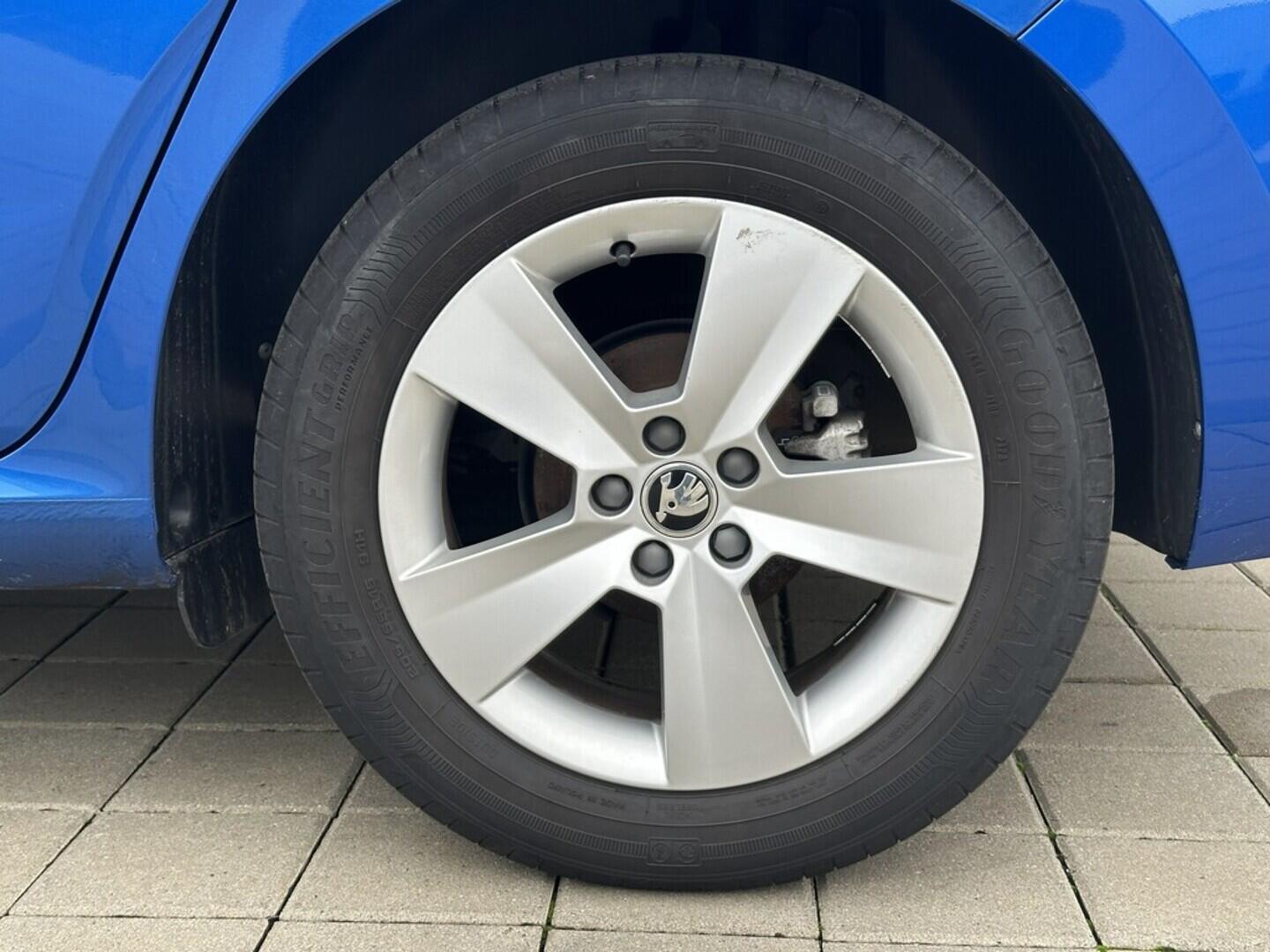 O619V07501_31.webp_SCALA Ambition 1.0 TSI 81 kW manuál, DPH