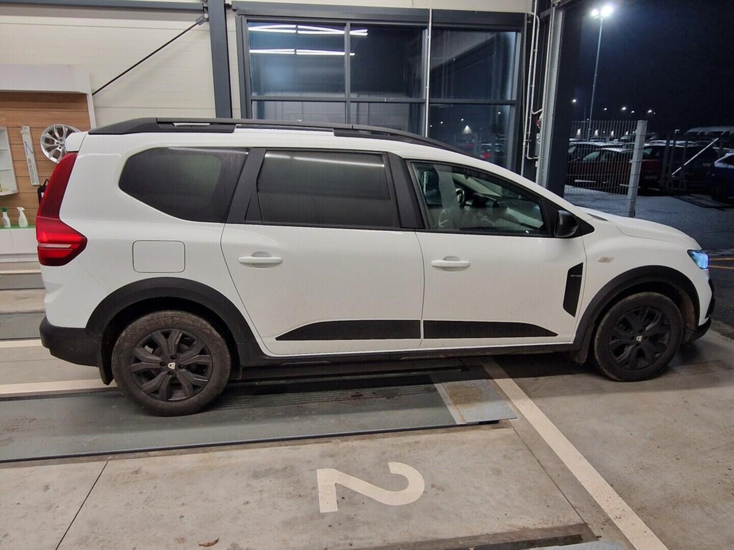 O619V07502_12.webp_JOGGER Extreme 1.0 TCe 67 kW manuál, DPH