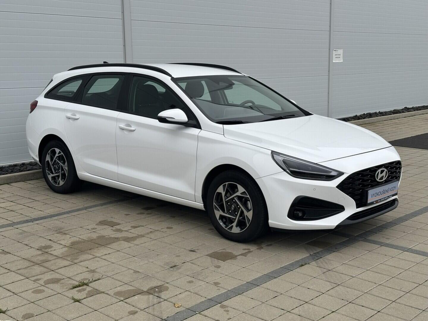 O619V07503_12.webp_I30 WG MY25 Smart   70 kW manuál, DPH