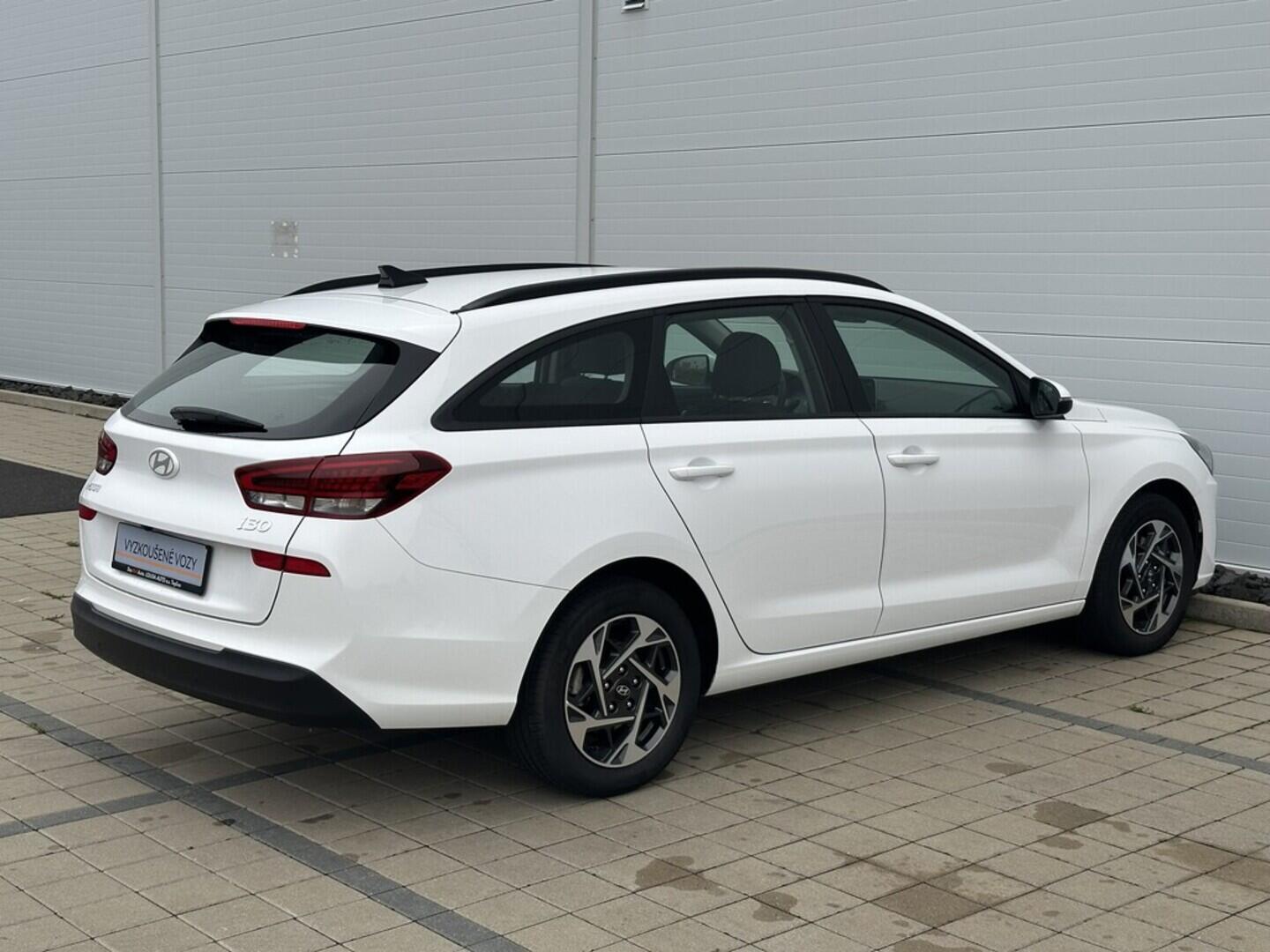 O619V07503_14.webp_I30 WG MY25 Smart   70 kW manuál, DPH