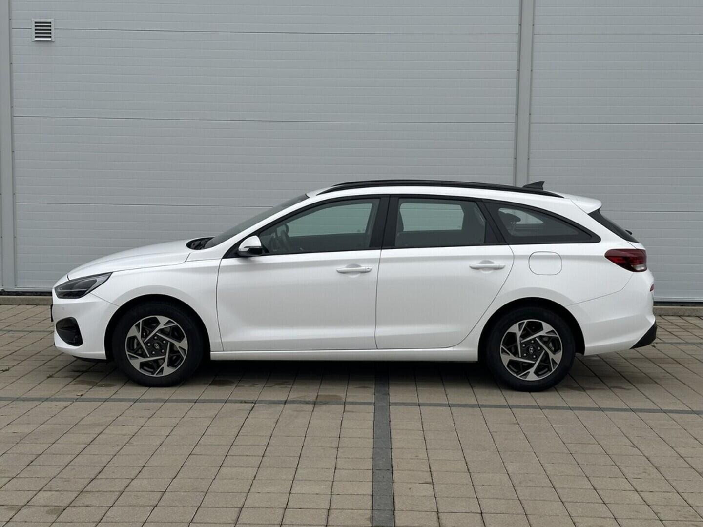 O619V07503_17.webp_I30 WG MY25 Smart   70 kW manuál, DPH